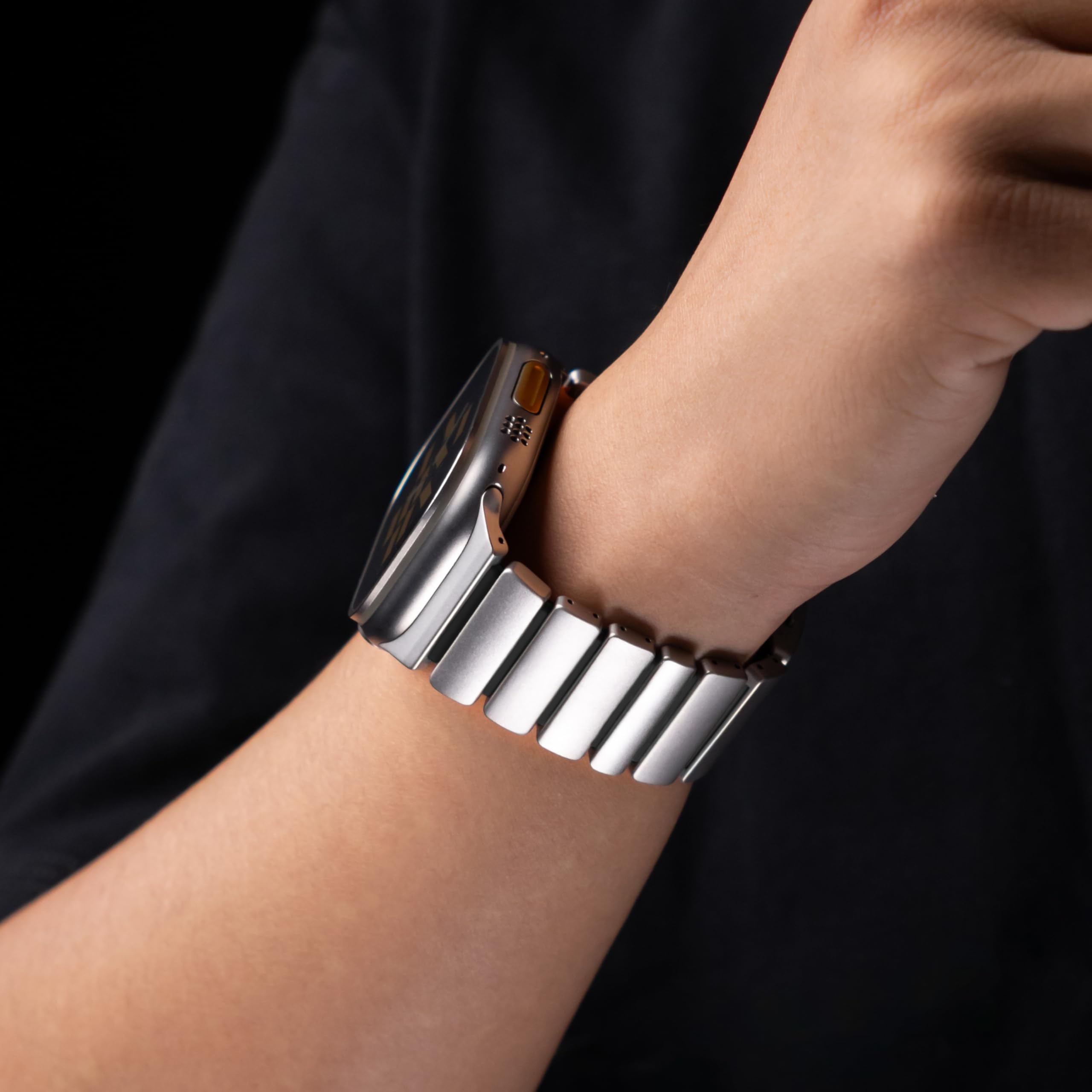 Titan Armband kompatibel mit Apple Watch Armband Ultra 3/2/1 49mm 46mm 45mm 44mm 42mm, Titan Silikon Doppelschicht, Damen Herren Magnetverschluss Ersatzarmband für iWatch Series 11 10 9 8 7 6 5 4