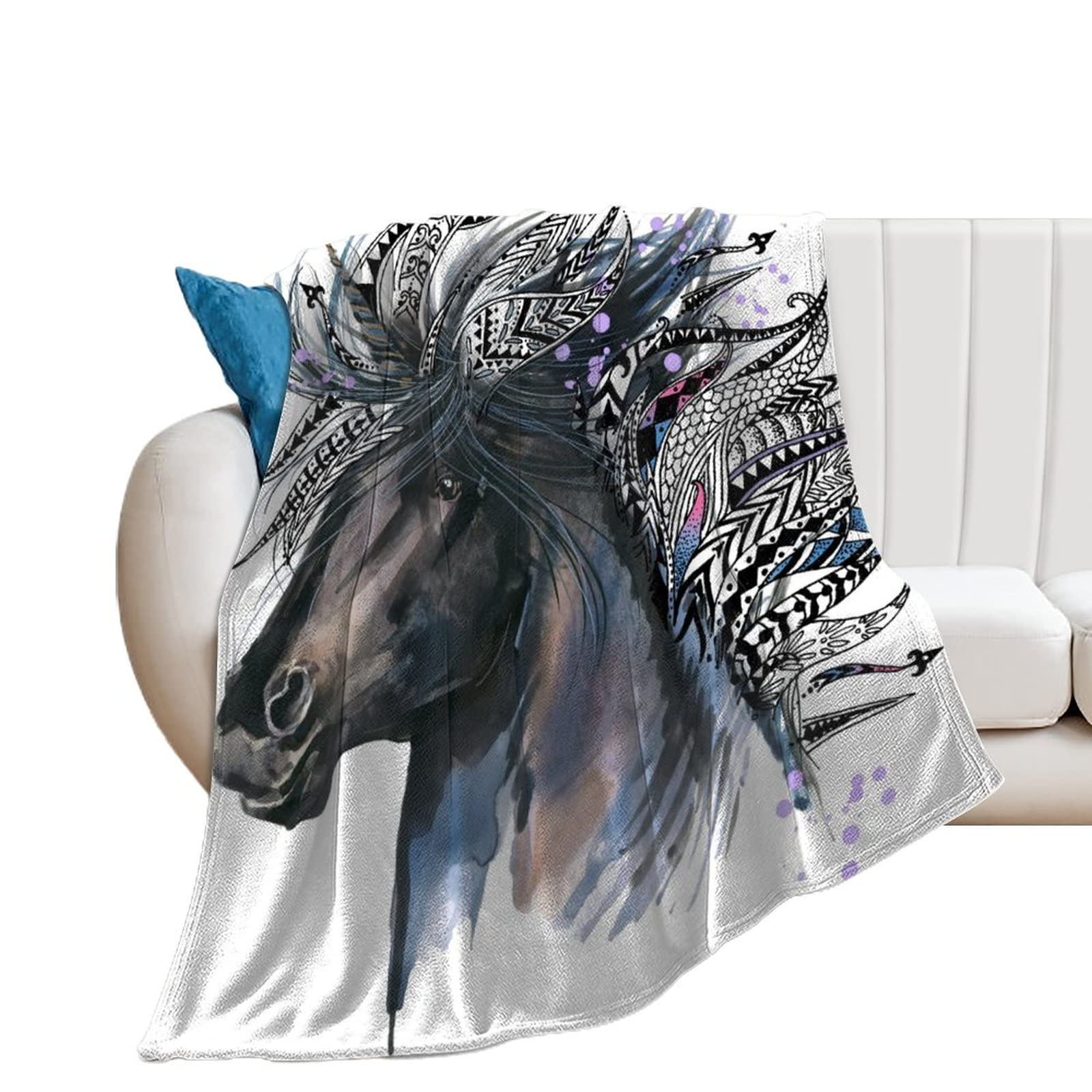 Couverture cheval noir plaid flanelle pour cocooning sur le canapé du salon