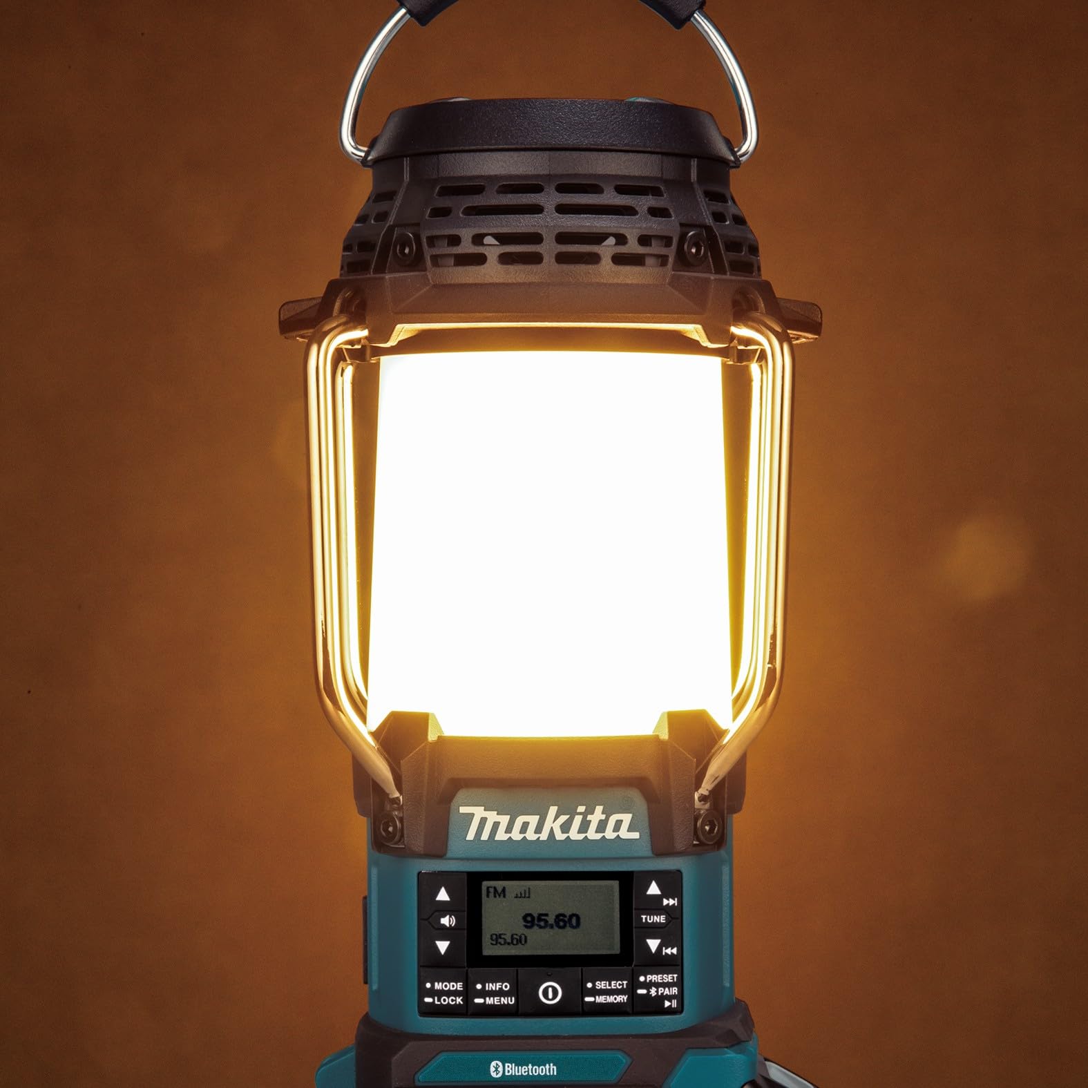 Makita MR009GZ 40V Max XGT Radio Lanterna
