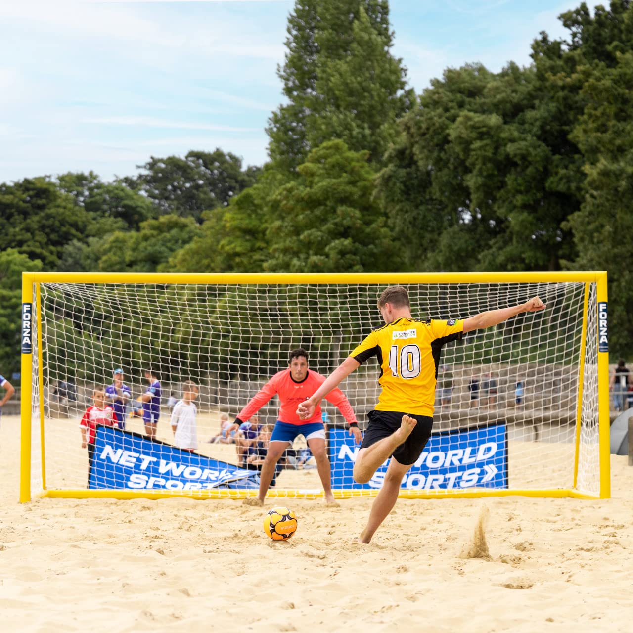 FORZA 5,5 m x 2,2 m wolnostojąca bramka do piłki plażowej Alu110 | Bramka do piłki nożnej na plażę i do ogrodu | słupki bramki dla dzieci | sprzęt treningowy piłkarski | Pełnowymiarowe bramki do piłki nożnej (pojedyncze)