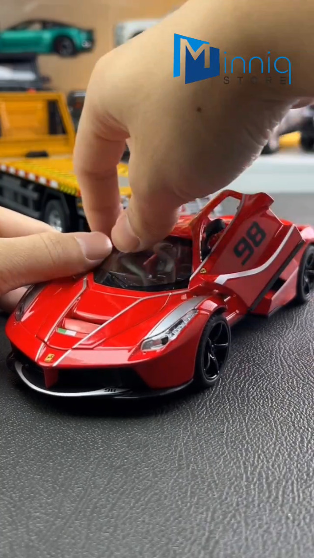 Minniq STORE 1/22 Model Car for Ferrari FXX K Race and LaFerrari