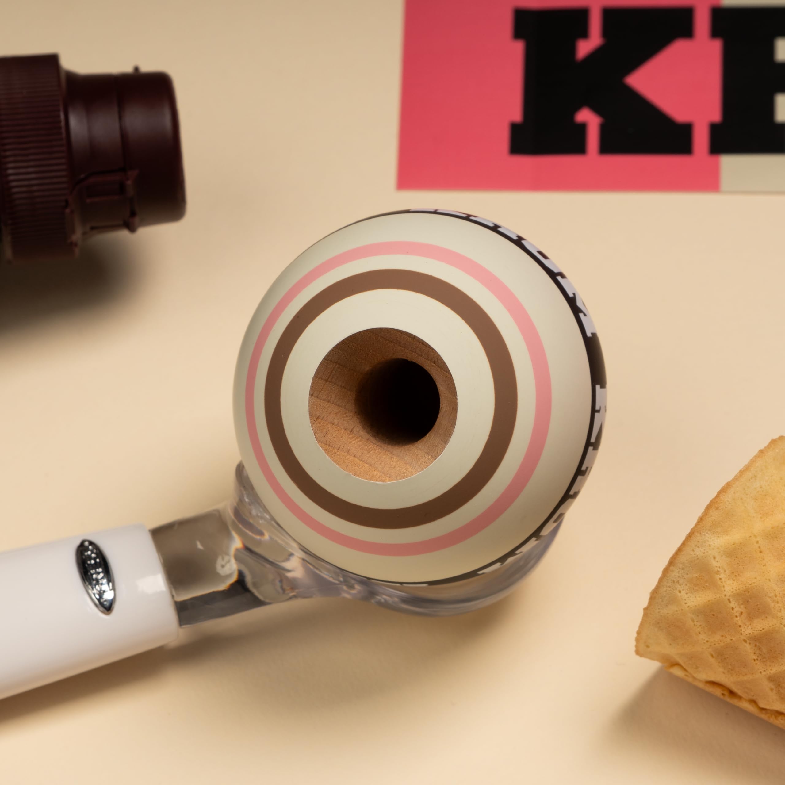 KROM Kendama STROGO Neapolitan Vanilla – Kendama de Madera para Principiantes y Jugadores avanzados – Juego de Habilidad para Uso Interior y Exterior – Juguete de Madera con Cuerda y Bola