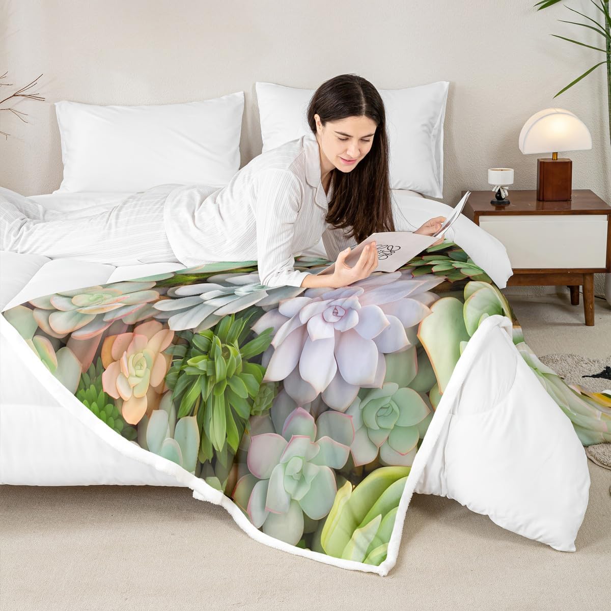 Cactus Themed Fleece Throw Blanket for Couch Bed Sofa Succulents Plant Pattern Sherpa Blanket Decorative Chic Green Botanical Unique Warm Blanket Women Adults Soft Fuzzy Blanket Twin 60"x80"