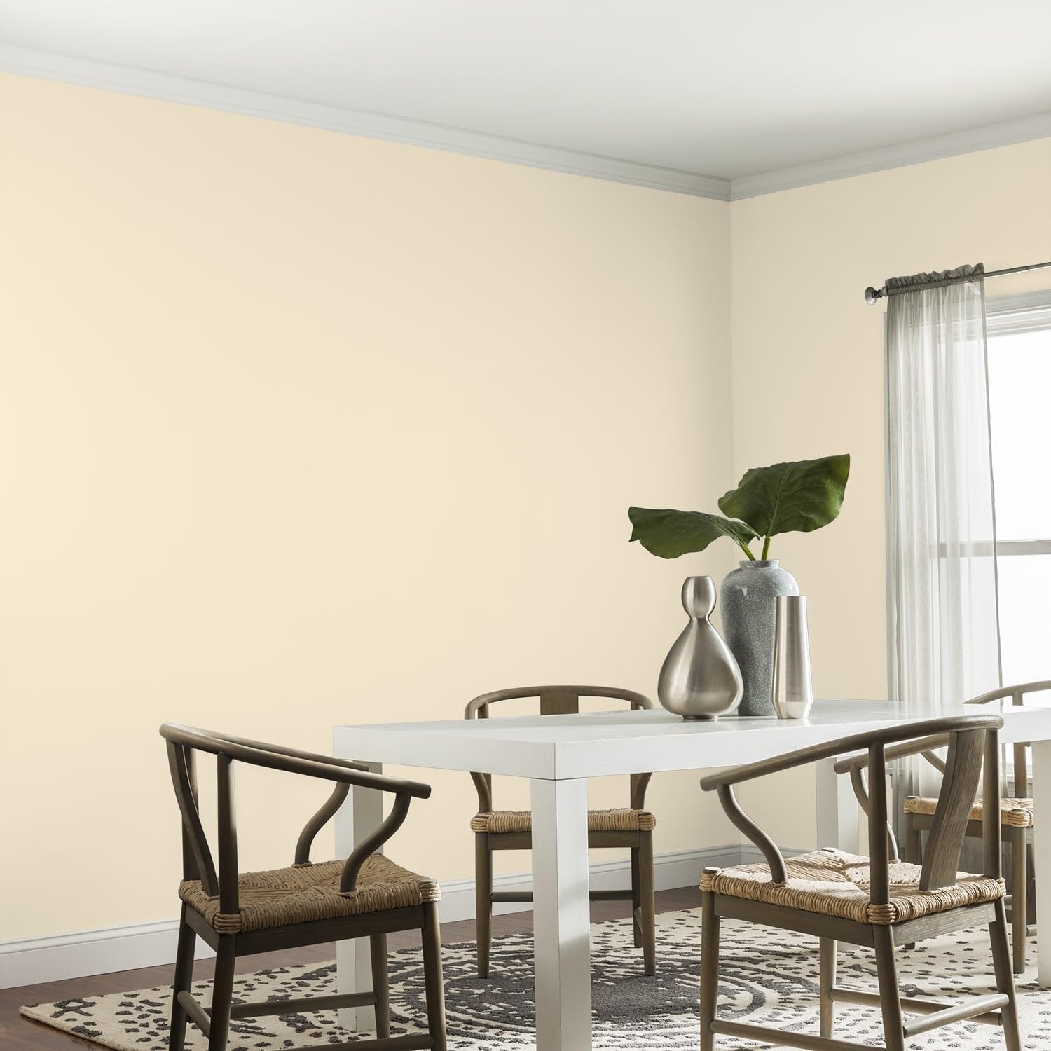 Glidden Interior Paint + Primer: White/White Interior Paint /Magnolia Blossom, One Coat, Eggshell, 1 Quart