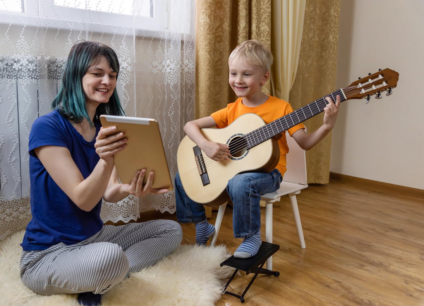 Poggiapiedi per chitarra, altezza 6 posizioni, poggiapiedi regolabile per chitarra, con tappi in gomma e cuscinetto in gomma antiscivolo, per chitarra elettrica classica (confezione da 4)