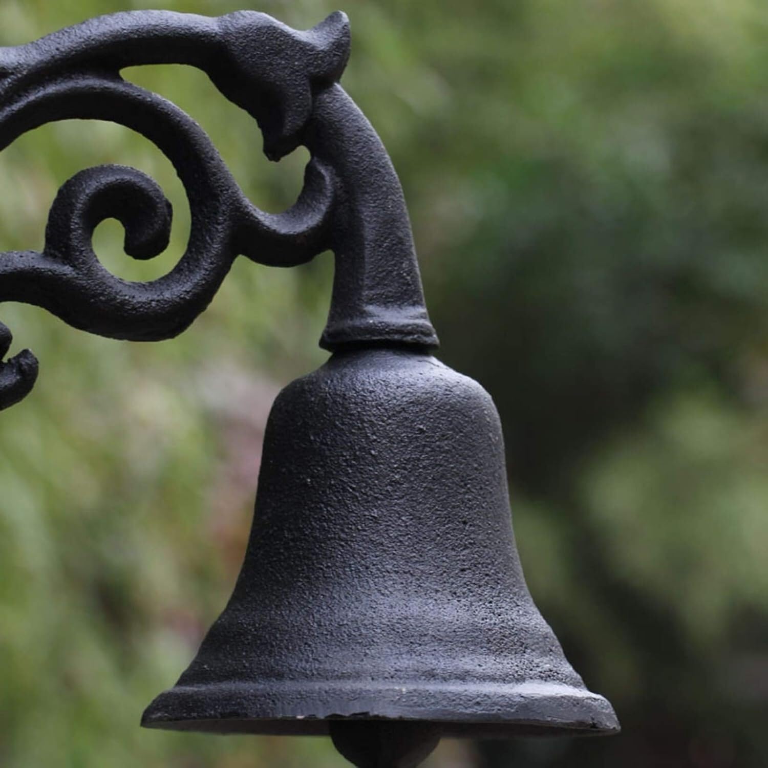 TIST Iron Door Knocker Vintage Cast Iron Dinner Bell Entry Door Knock Wall Mounted Bell with Leather Belt Exterior Door Ring Knocker Surface-Mounted Installation