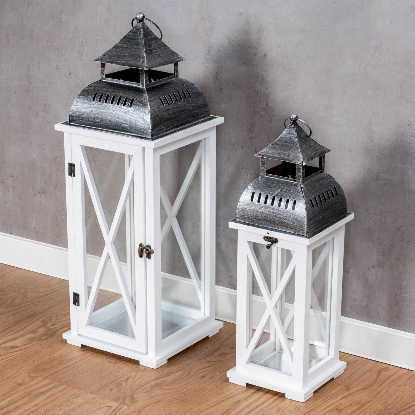 2er Set Laterne aus Holz Weiß Metall Kerzenhalter Windlicht Holzlaterne Deko Bodenlaternen Gartenlaternen Landhaus Dekoration