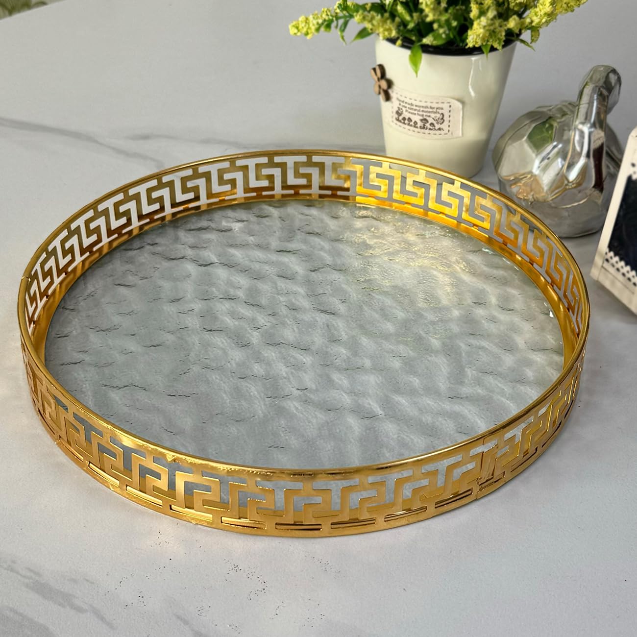 Art Street Multipurpose Decorative Metal Gifting Trays with Mirror Top, Round Open Gifting Trays for Wedding Packing Basket, Gift Hamper Packing Tray (Gold, Size: 9.5x9.5 Inch)