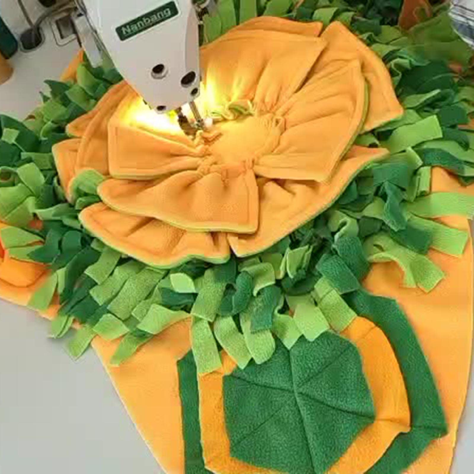 Cane Peluche Snuffle Mat Ripieni Trattare Dispensing Fiore Interattivo Masticare Alleviare Lo Stress Migliorare Per La Salute