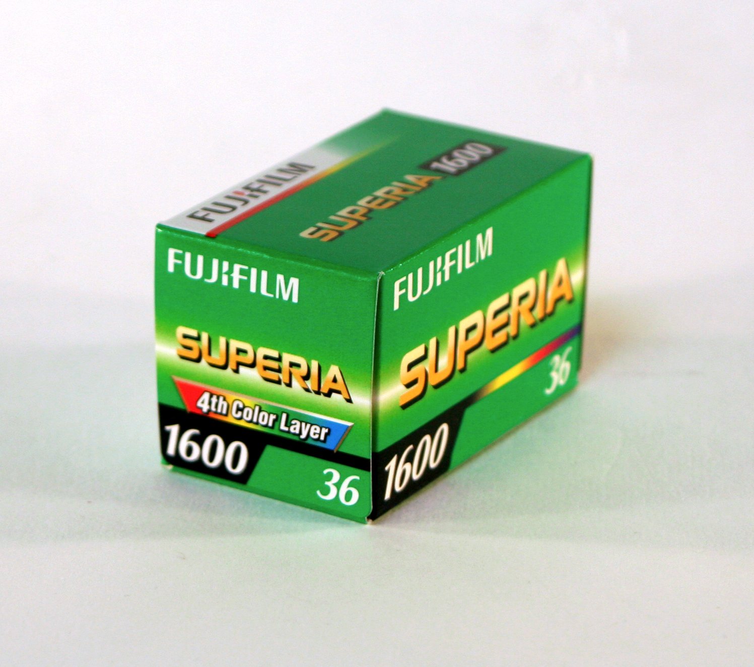 Fujifilm Fujicolor Superia 1600 Color Negative Film ISO 1600, 35mm, 36  Exposures