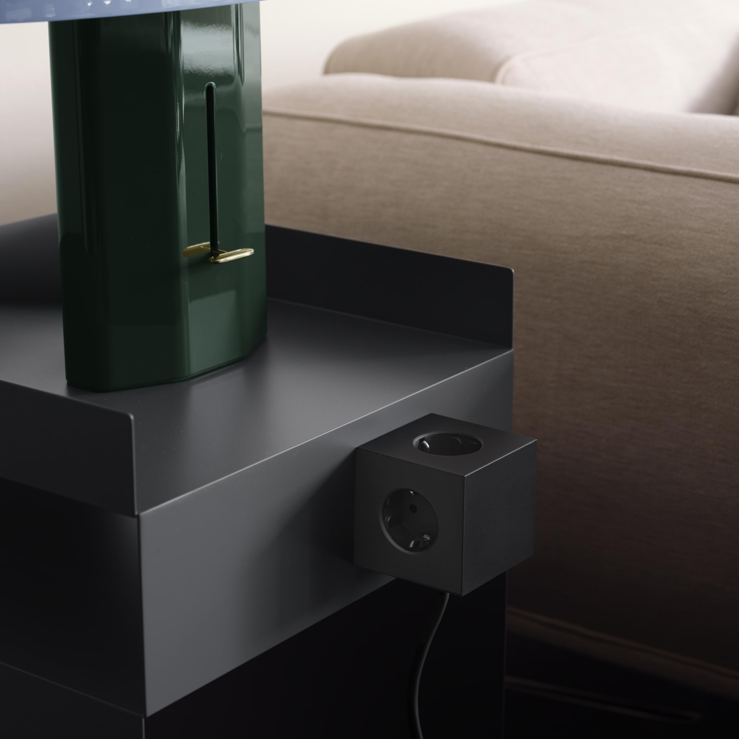 Avolt Square 1 Multipresa Cubo Magnetica, 3 Prese, 2 USB-C 30W | Multipresa magnetica nera. Ciabatta cubo di design, ricarica rapida USB-C 30W per scrivania, casa e ufficio