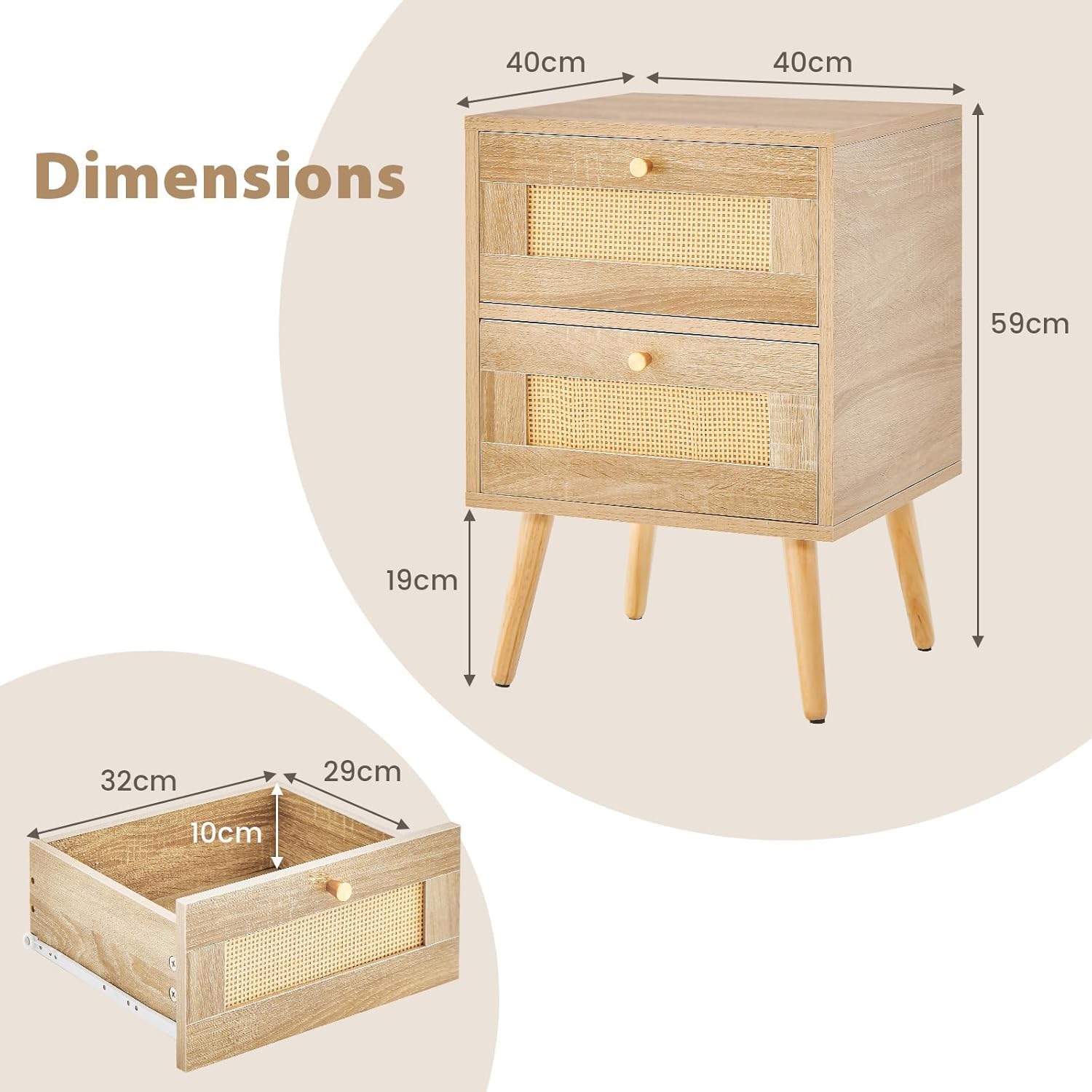 GIANTEX Comodino, Tavolo da Notte con 2 Cassetti Scorrevoli e Decorazione Rustica in Rattan, Piano Spazioso, Bottoni Dorati Eleganti e Cuscinetti di Protezione per Piedi, Naturale (1)