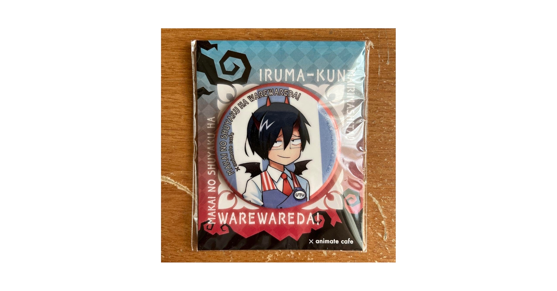 魔主役　ローソン　鬱先生　缶バッジ 魔界の主役は我々だ 鬱先生 ローソン 缶バッジ - メルカリ