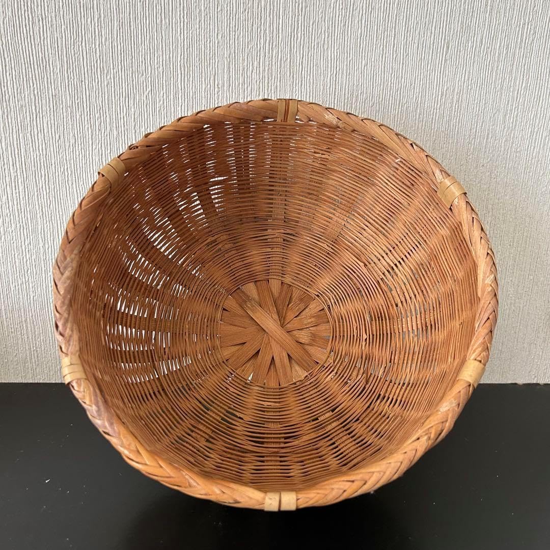 溝上藻風作粉引き花瓶          高さ19cm 直径9cm 唐津焼 溝上藻風作粉引き花瓶 高さ19cm 直径9cm 唐津焼 溝上藻風