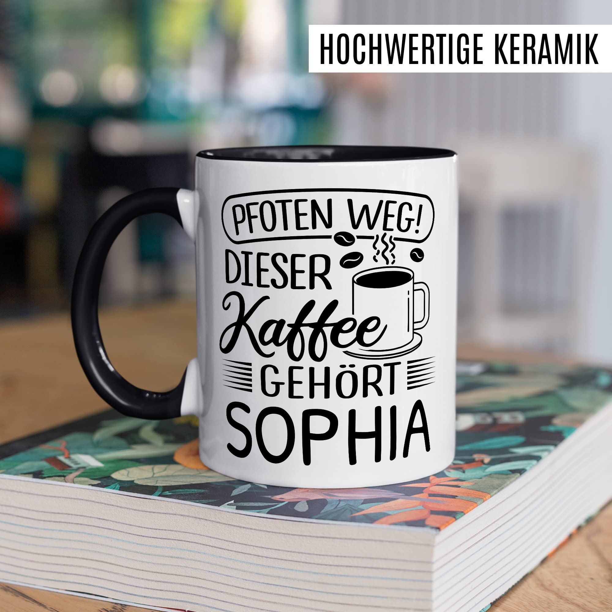 Tazza di dita di distanza questo caffè appartiene nome del