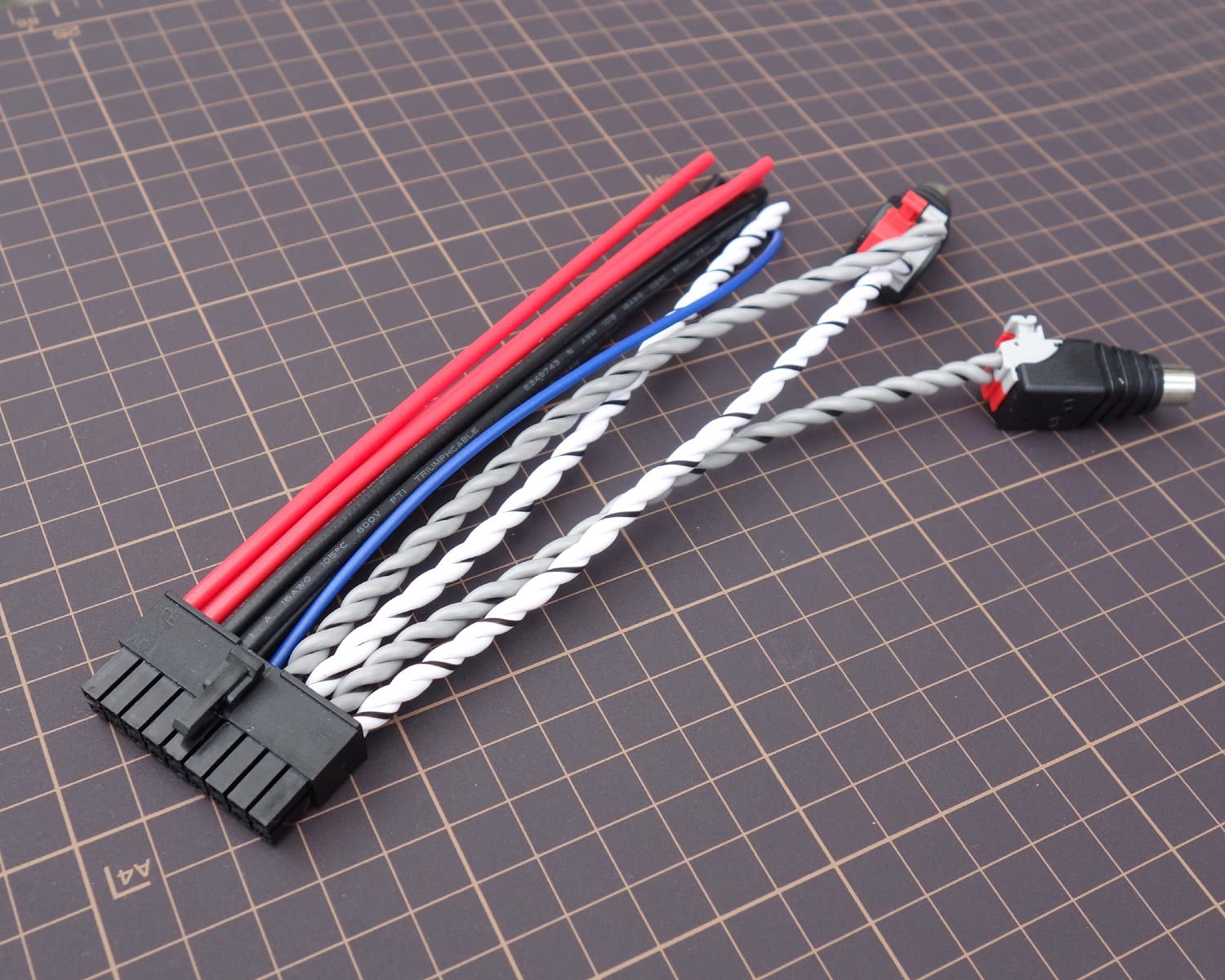 18-pinowy kabel wejściowy kompatybilny z JBL BassPro Hub Rockville Rockville Cerwin-Vega VPAS12ST Loom