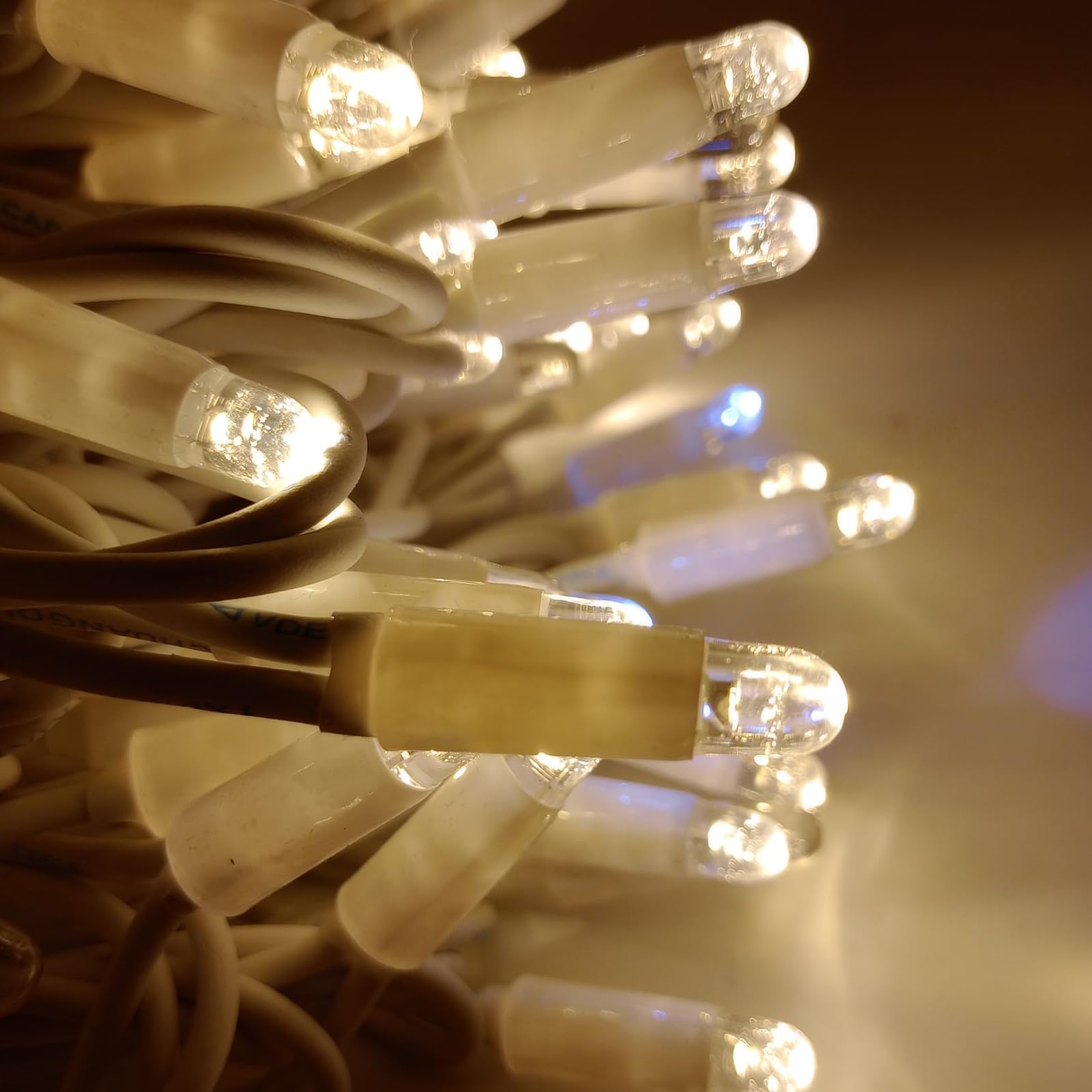 Luccika LED-Lichterkette für Weihnachten, professionell, MaxiLED, 8 mm, Flash, für Gärten, Geschäfte, Bars, Außenbereiche (Warmweiß mit Blitz, Eisweiß, 10 Meter – 100 LEDs Bullet)