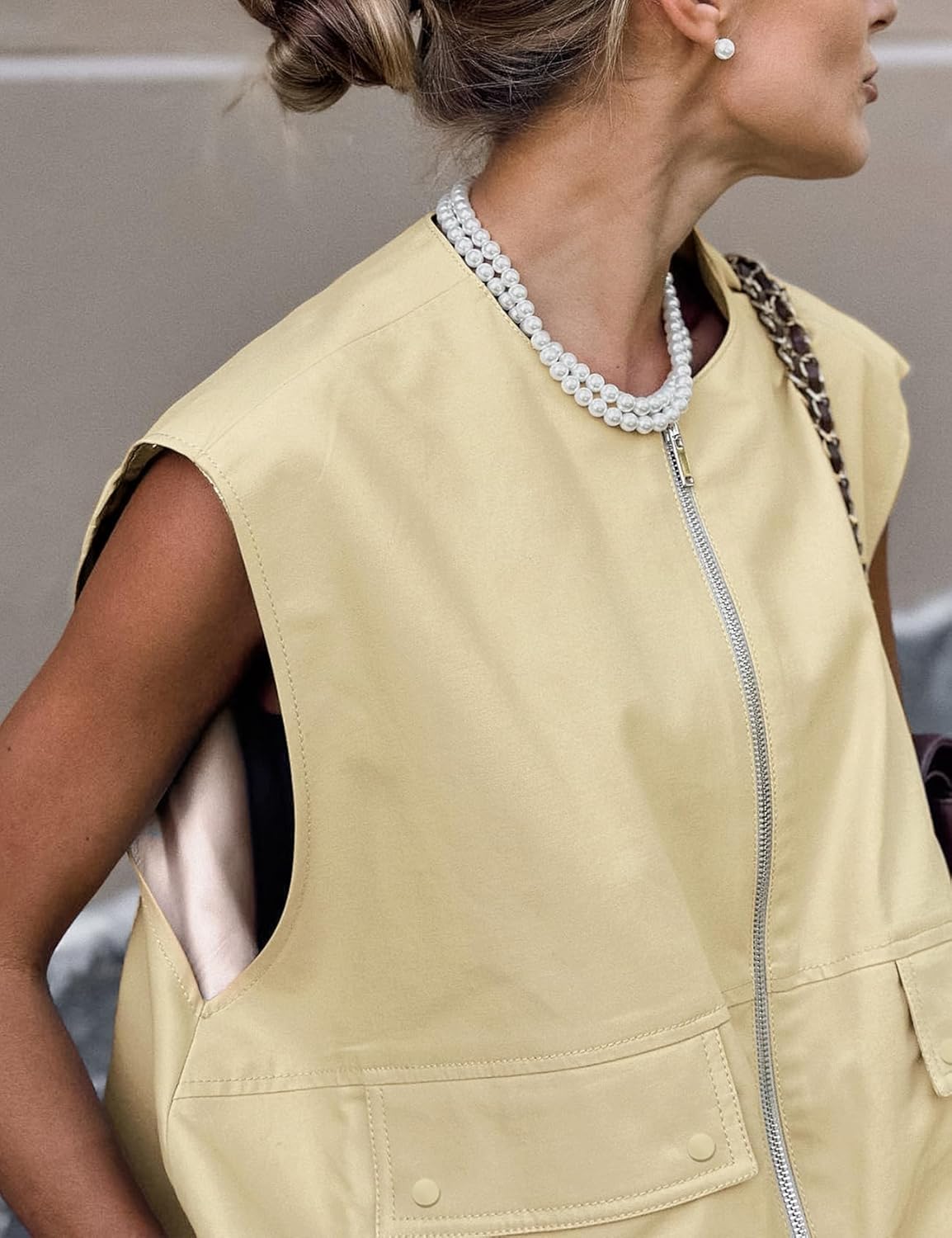 PAODIKUAI Women's Casual Zip Up Vest Cargo Ruched Hem Lightweight Sleeveless Blazer Oversized Jackets Top with Pockets - Image 2