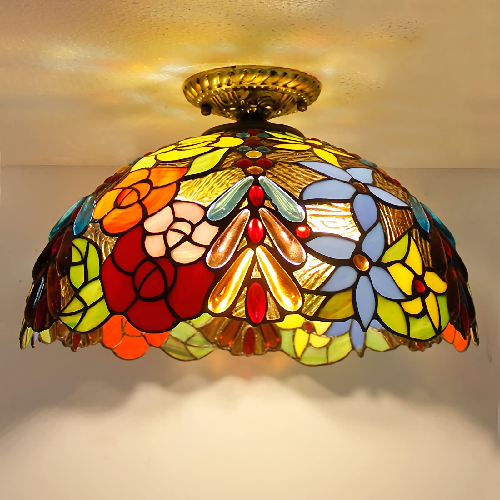 Plafonnier Tiffany d'exception en verre teinté style victorien