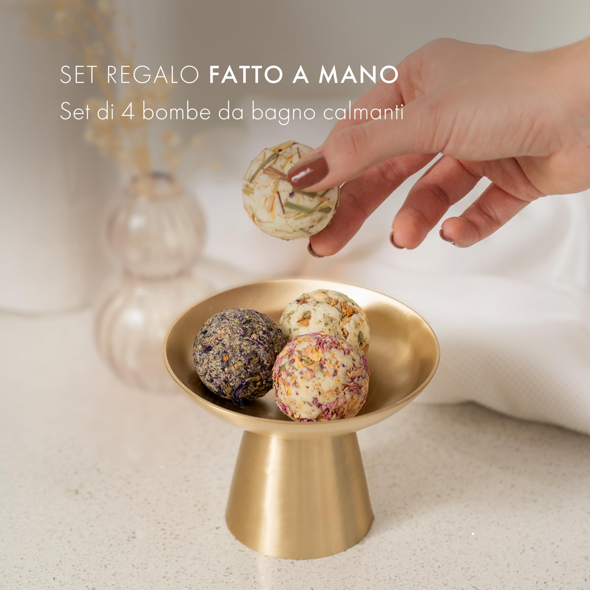 Satin Naturel Cofanetto 4 Bombe da Bagno BIO Lussuose Vegan – Regalo Benessere per Donna – Sfere da Bagno Premium – Idea Regalo Compleanno per Lei – Cosmetica Naturale