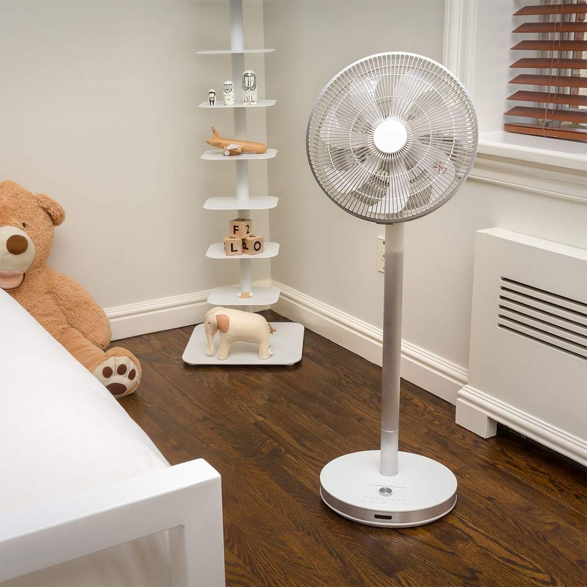 Objecto, White Flow F5 Oscillating Fan with Aromatherapy