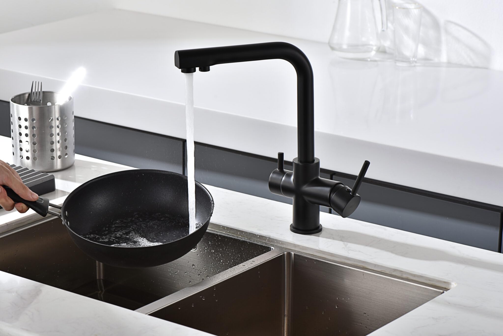 IMEX Grifo Cocina de Dos Vías - MARSELLA Grifo Monomando para Ósmosis con Selector Independiente, Cuerpo de Latón, Cartucho Cerámico Ø35mm, Diseño Moderno y Funcional (NEGRO MATE)