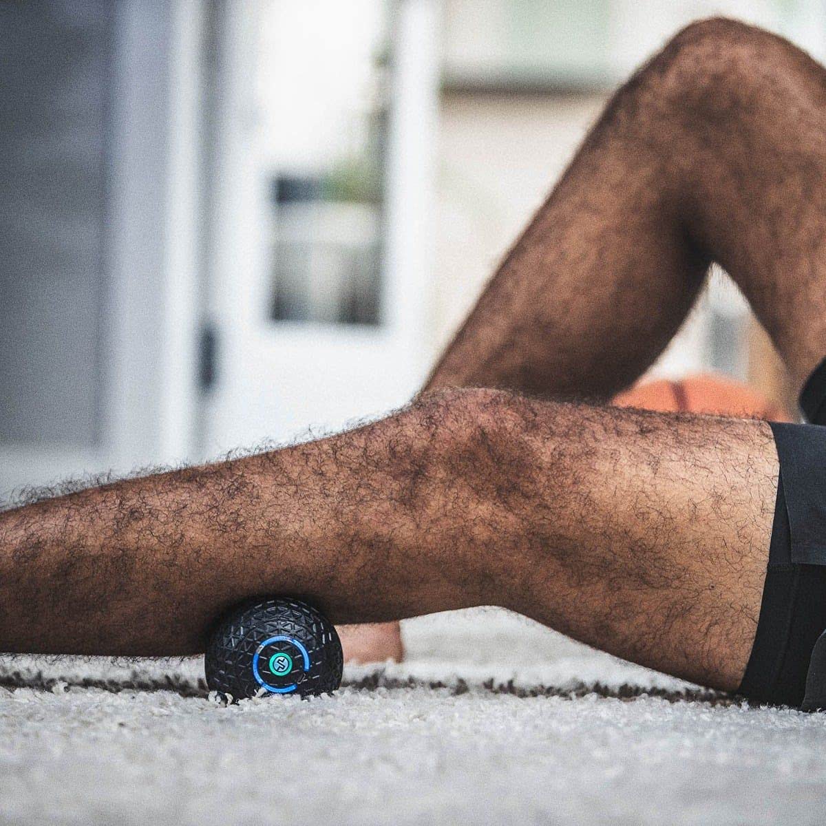 COMPEX Molecule - Pelota de Masaje Vibratoria: Diseñada para la recuperación muscular y el alivio del dolor con 4 velocidades de vibración.