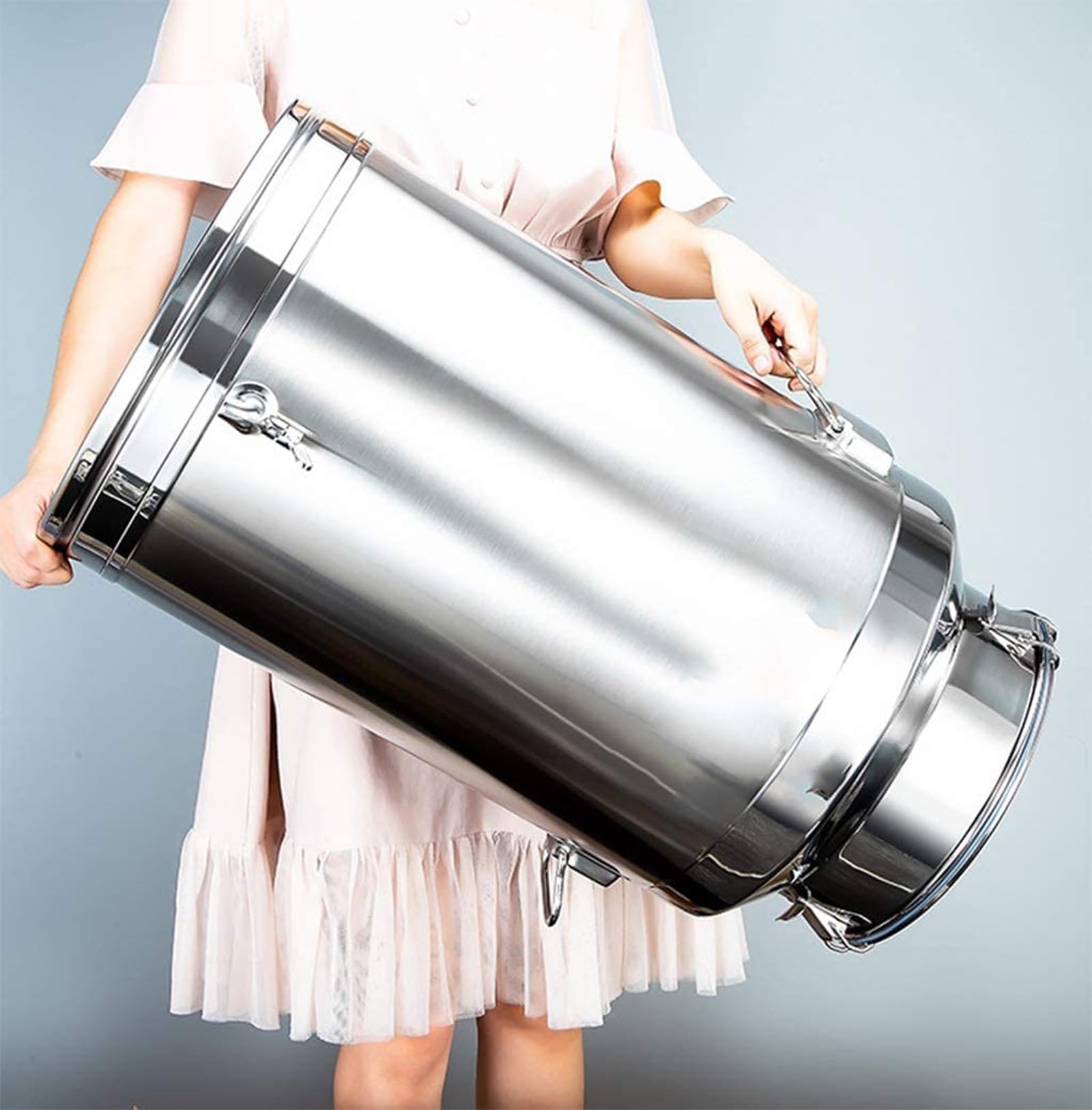Genérico Bidón de Leche de Acero Inoxidable de 8 l con Grifo, dispensador de Bebidas con Tapa sellada, Almacenamiento de líquidos para Uso doméstico y Comercial, Ideal para fermentación y Servicio de
