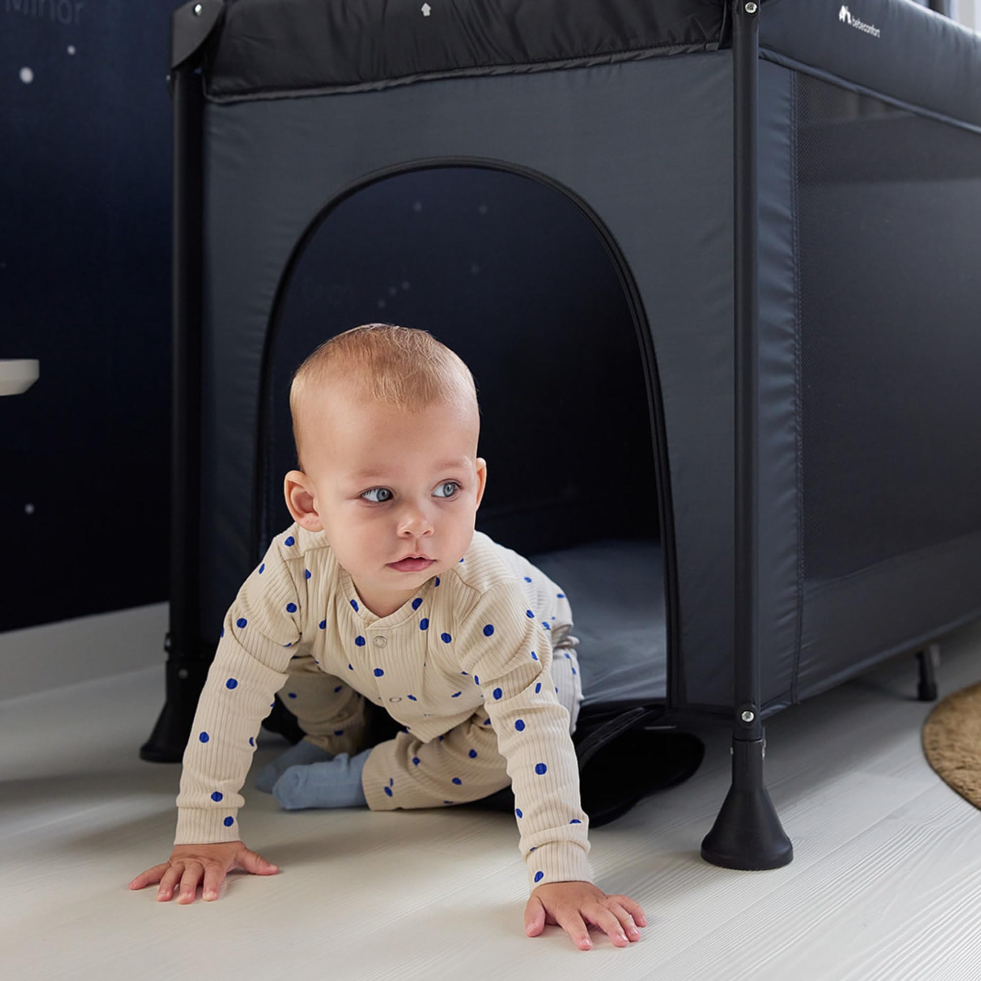 Bebeconfort Sweet Dreams Lettino da Campeggio per Bambini 0-3 anni (15 kg), Lettino Neonato da Viaggio Pieghevole Leggero, Materasso Imbottito, Finestra Laterale, Chiusura Compatta, Navy Blue