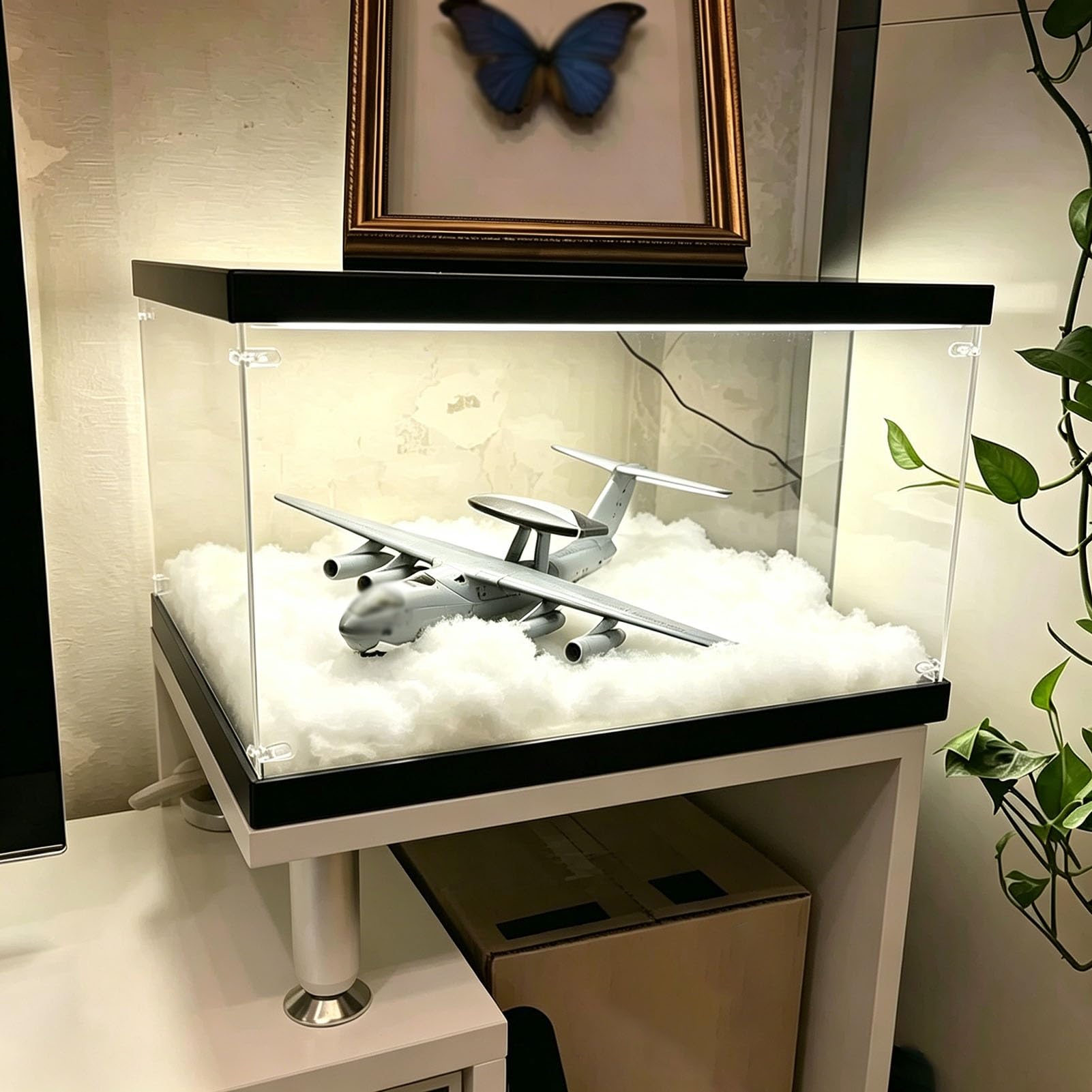 Vitrine lumineuse LED acrylique anti-poussière figurines de collection