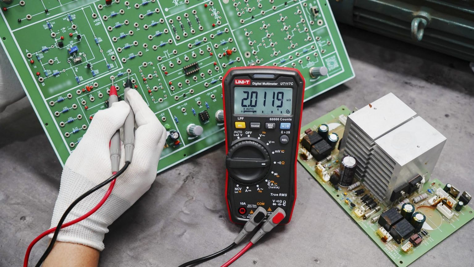 UT117C High-precision True RMS Digital Multimeter