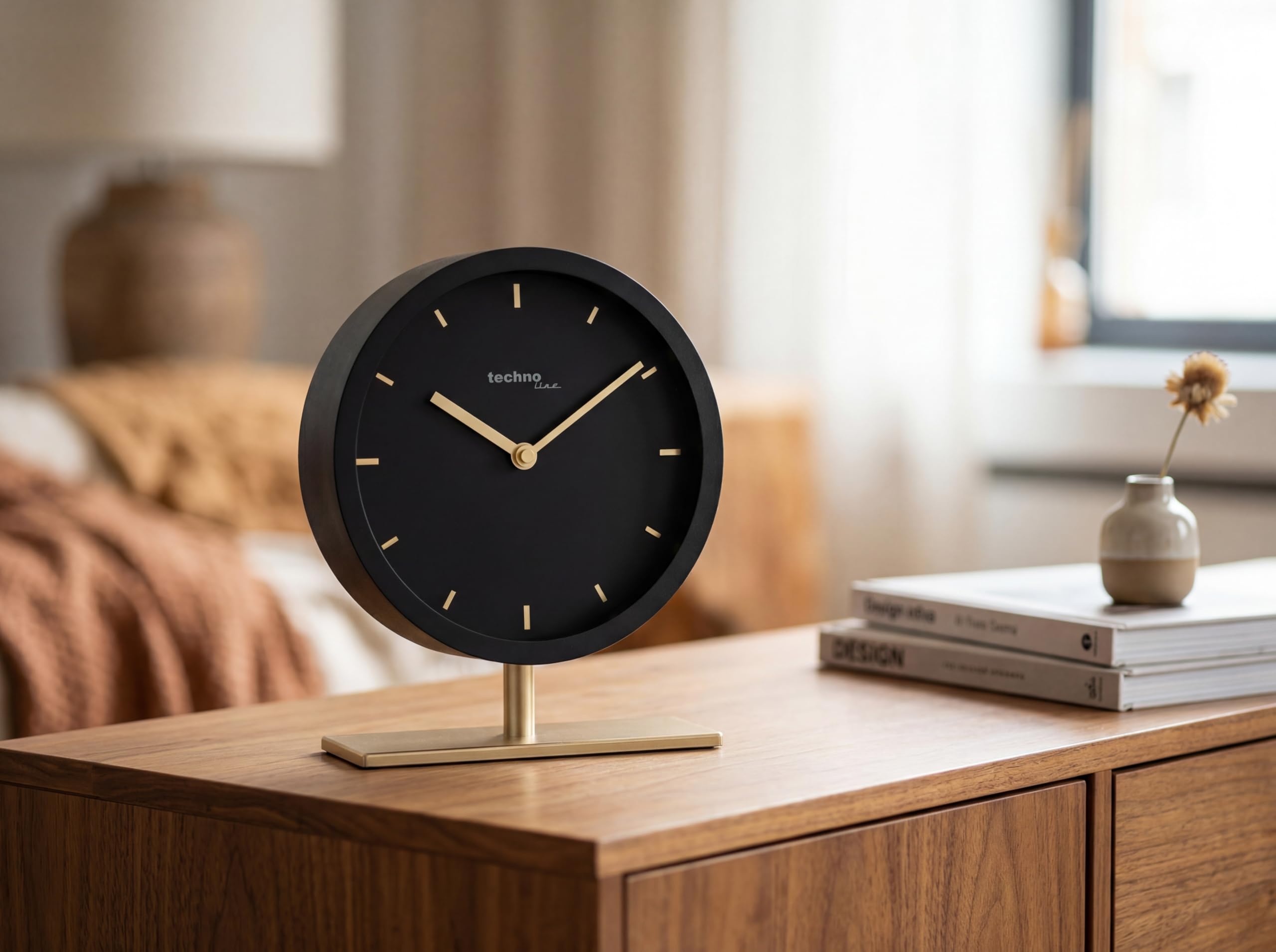 Technoline Modell Gamma Quarzwecker | Analog | Schwarz-Gold | Design Tischuhr | Leise Quarzuhr | Batteriebetrieben | Moderne Standuhr | Dekouhr | Wohnzimmer | Schlafzimmer | Büro