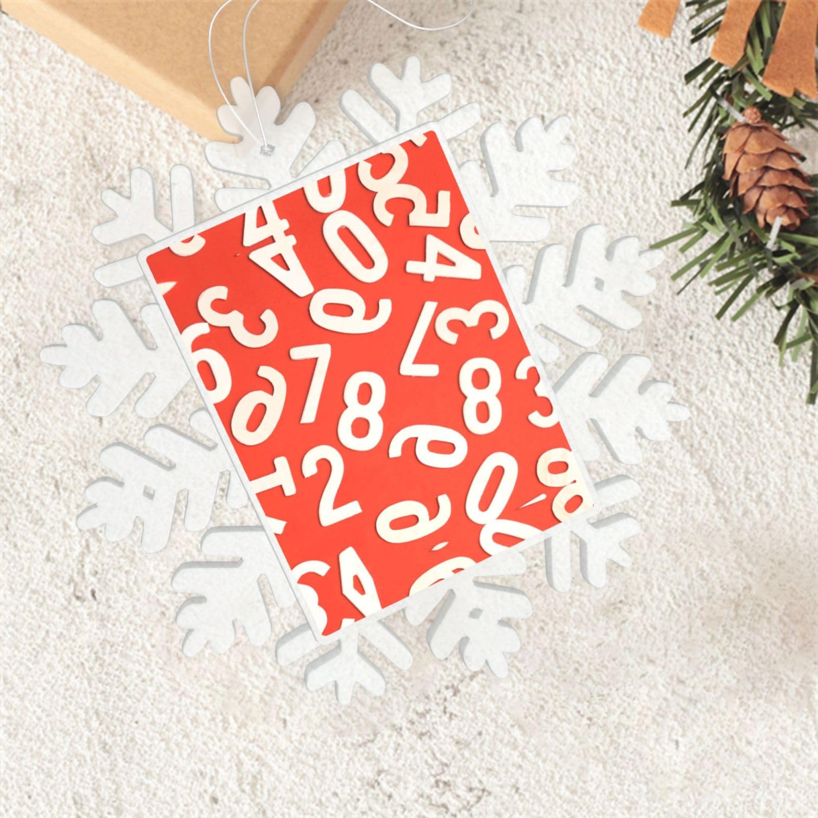 Amazon｜クリスマスツリー ハンギングオーナメント 数字 アート