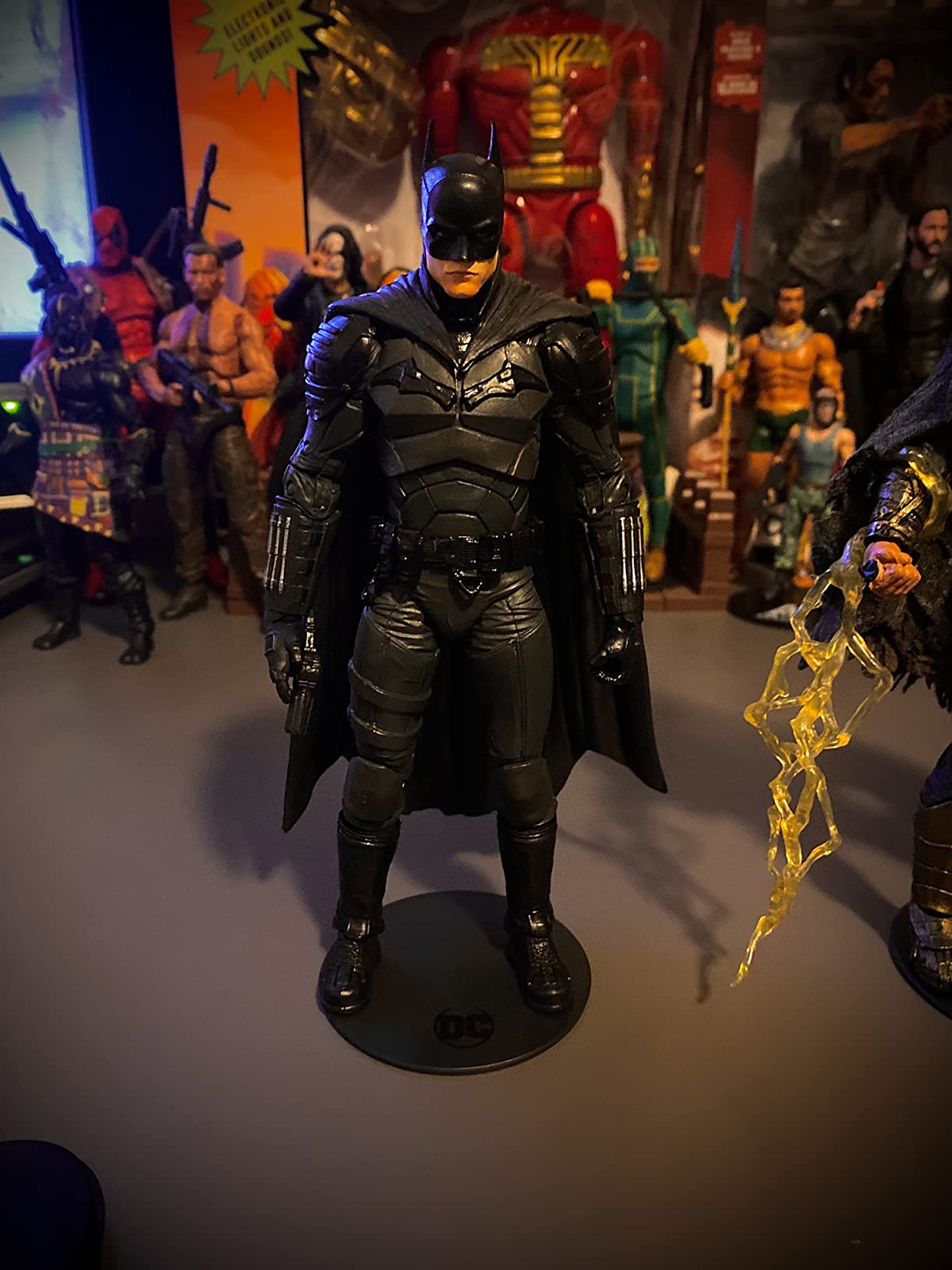 4/mo Finance DC Batman The Batman (Movie) 7" Action Figure with