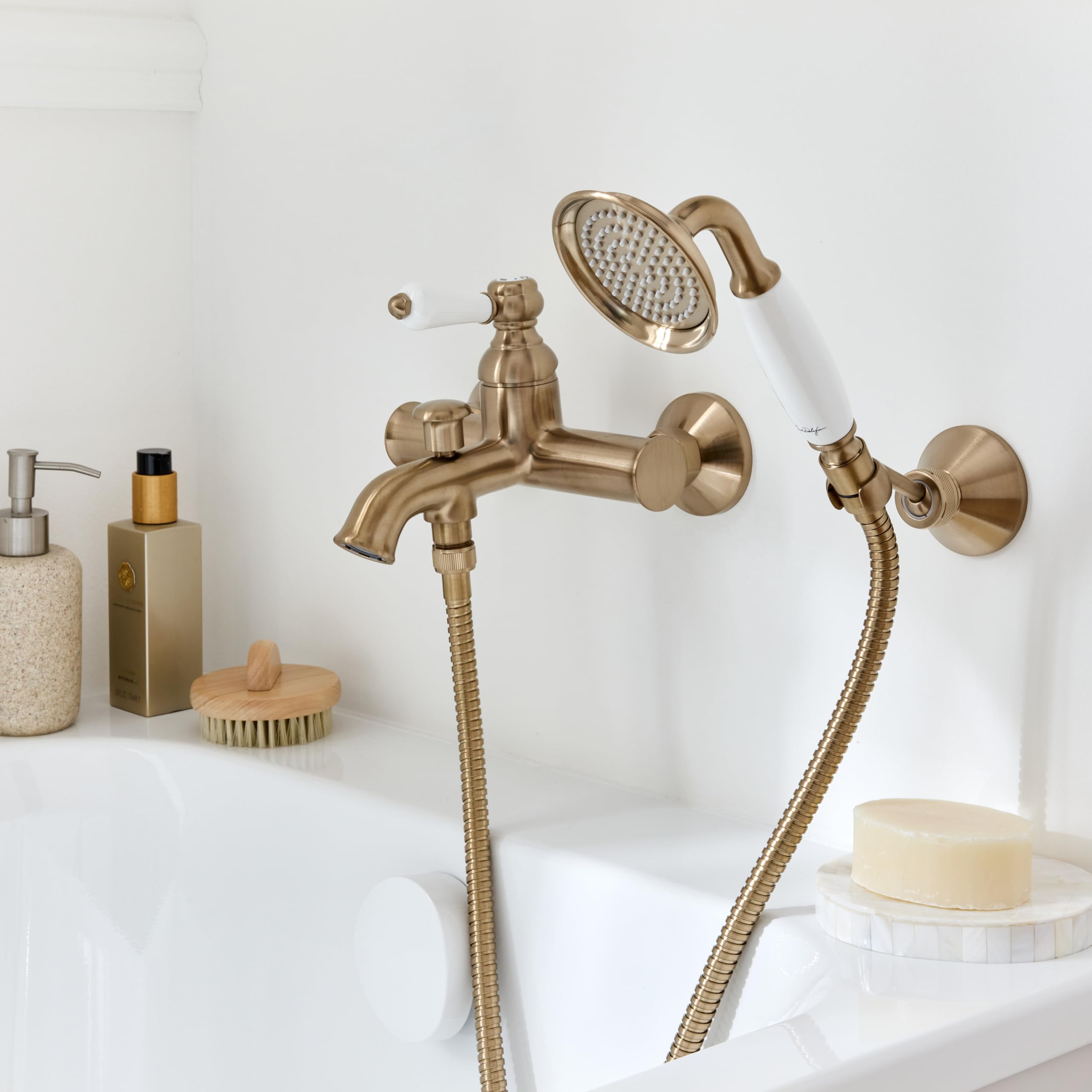 Jacob Delafon - Set de douche Louise - Avec Crochet, Flexible et douchette - Design Rétro - Économie d’eau - 150x8,50x7,30 cm - Finition Bronze - E24365-BCN