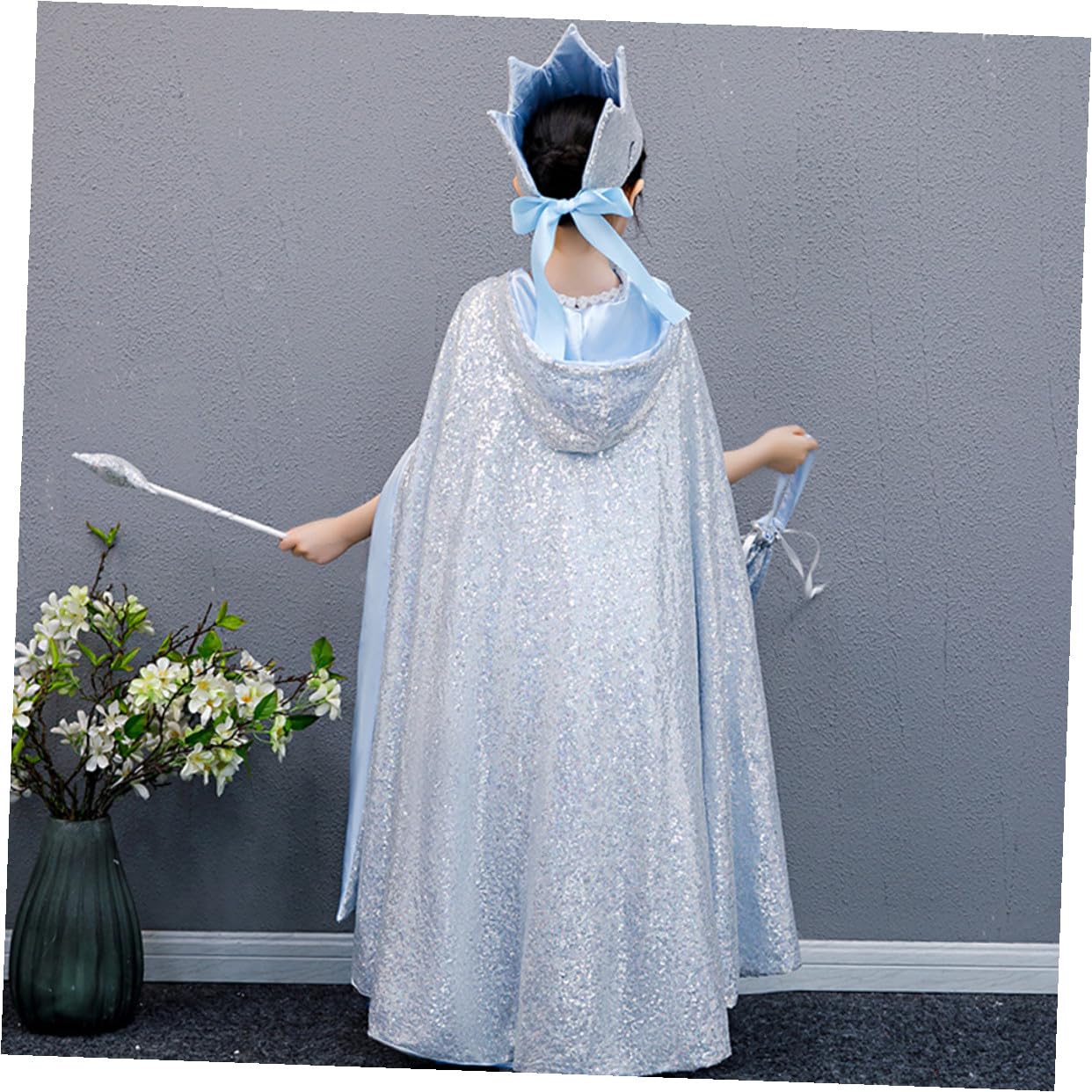 ERINGOGO Capa Brillante Capucha para Disfraz Infantil de Cosplay y Fiesta Capa Dulce Plateada Tamaño L Accesorios para Disfraces de Halloween y Carnaval