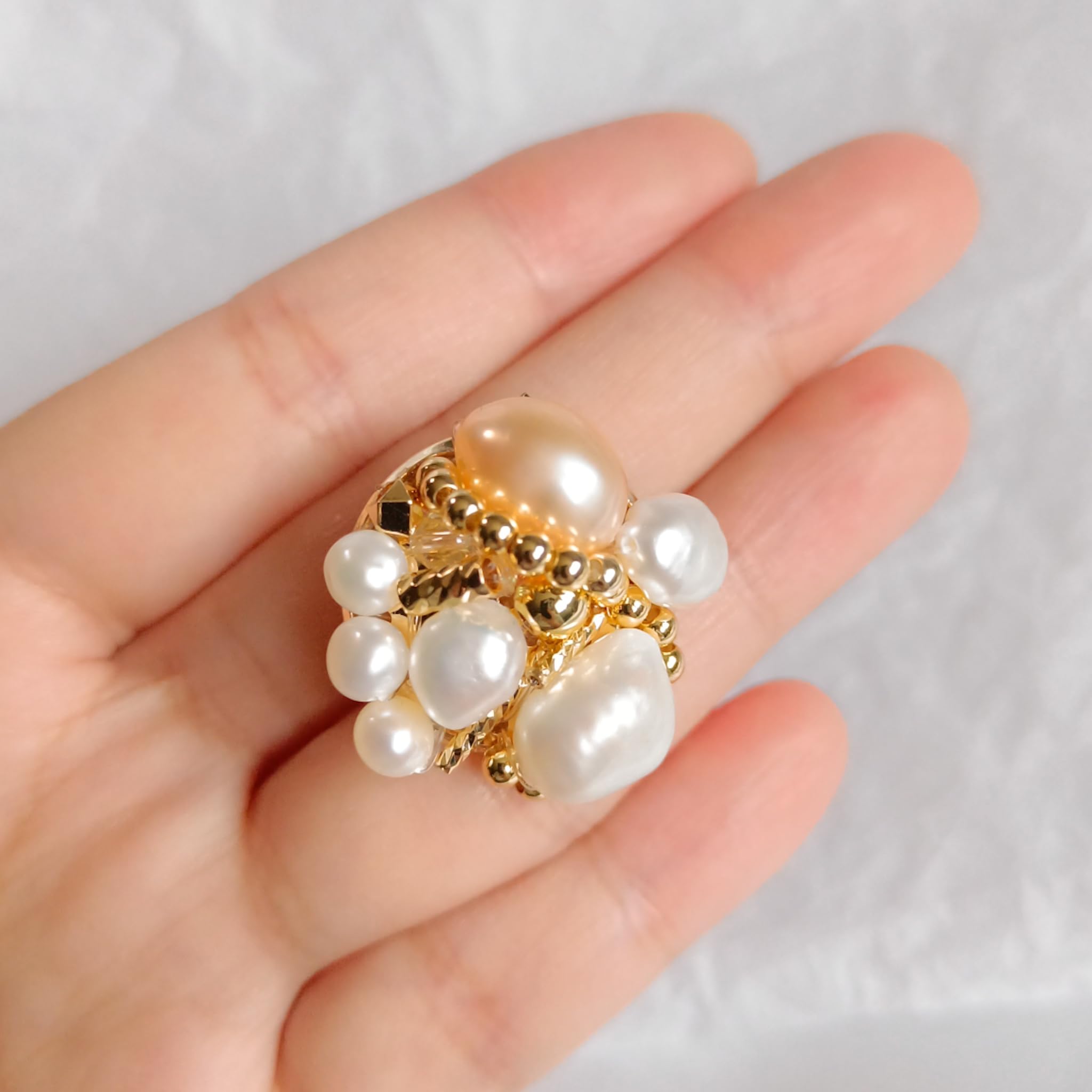 Broche Artisanale en Perles Baroques Authentiques - Élégance Naturelle et Luxe - Broche originale cadeau