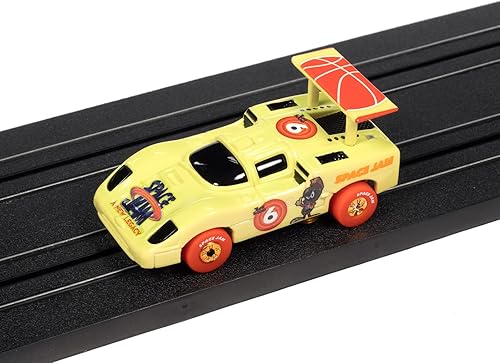 Miniatura 4 de Auto World Thunderjet 1966 Chaparral 2F HO Scale Slot Car