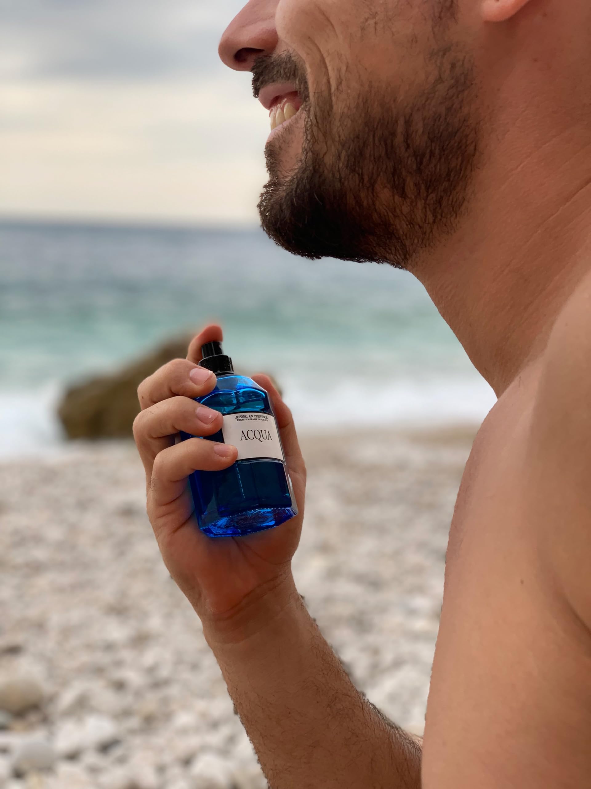 JEANNE EN PROVENCE - Cofanetto Regalo per Uomo - Acqua - Eau de toilette 100 ml + Gel doccia integrale 150 ml - Profumo Musc Santal - Prodotto e confezionato in Francia a Grasse