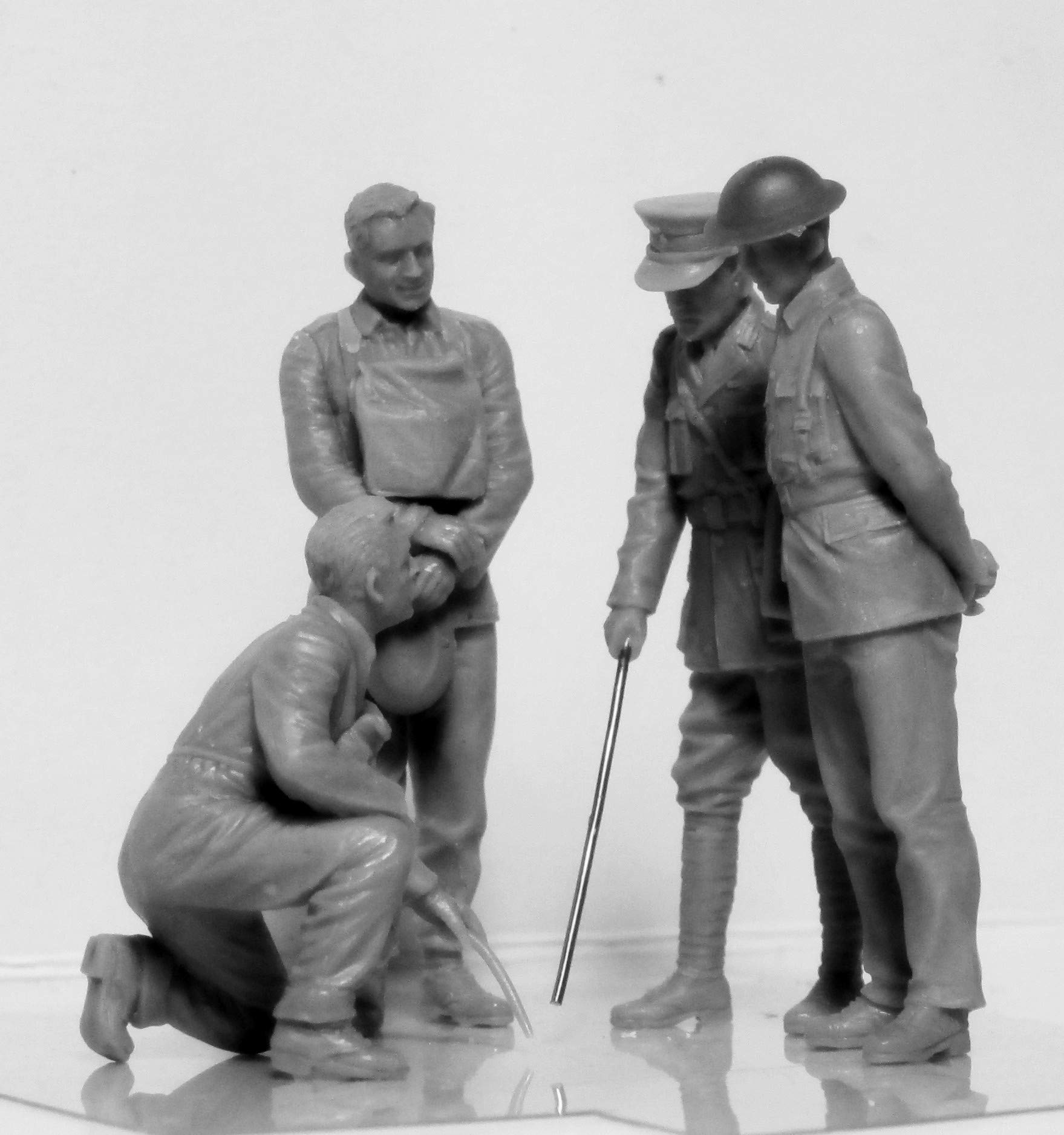 Amazon.com: ICM ICM35708 1:35-WWI British Tank Crew 4 Figs