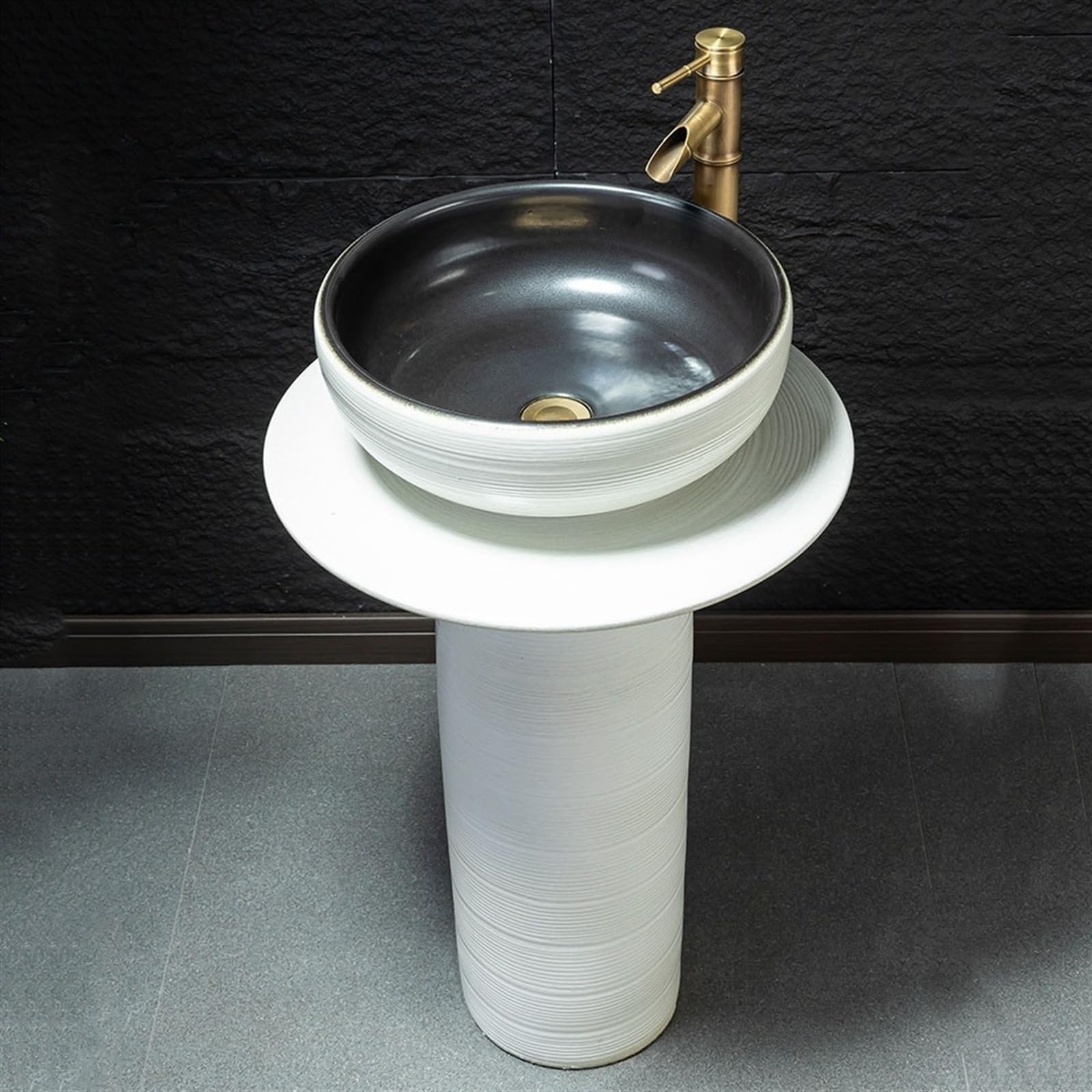 Ceramiczny zlew pod umywalkę do użytku wewnątrz i na zewnątrz, biały wolnostojący zlew, trzyczęściowy zlew podblatowy z miedzianym kranem i zestawem odpływowym, łatwy w instalacji B (001-jeden rozmiar