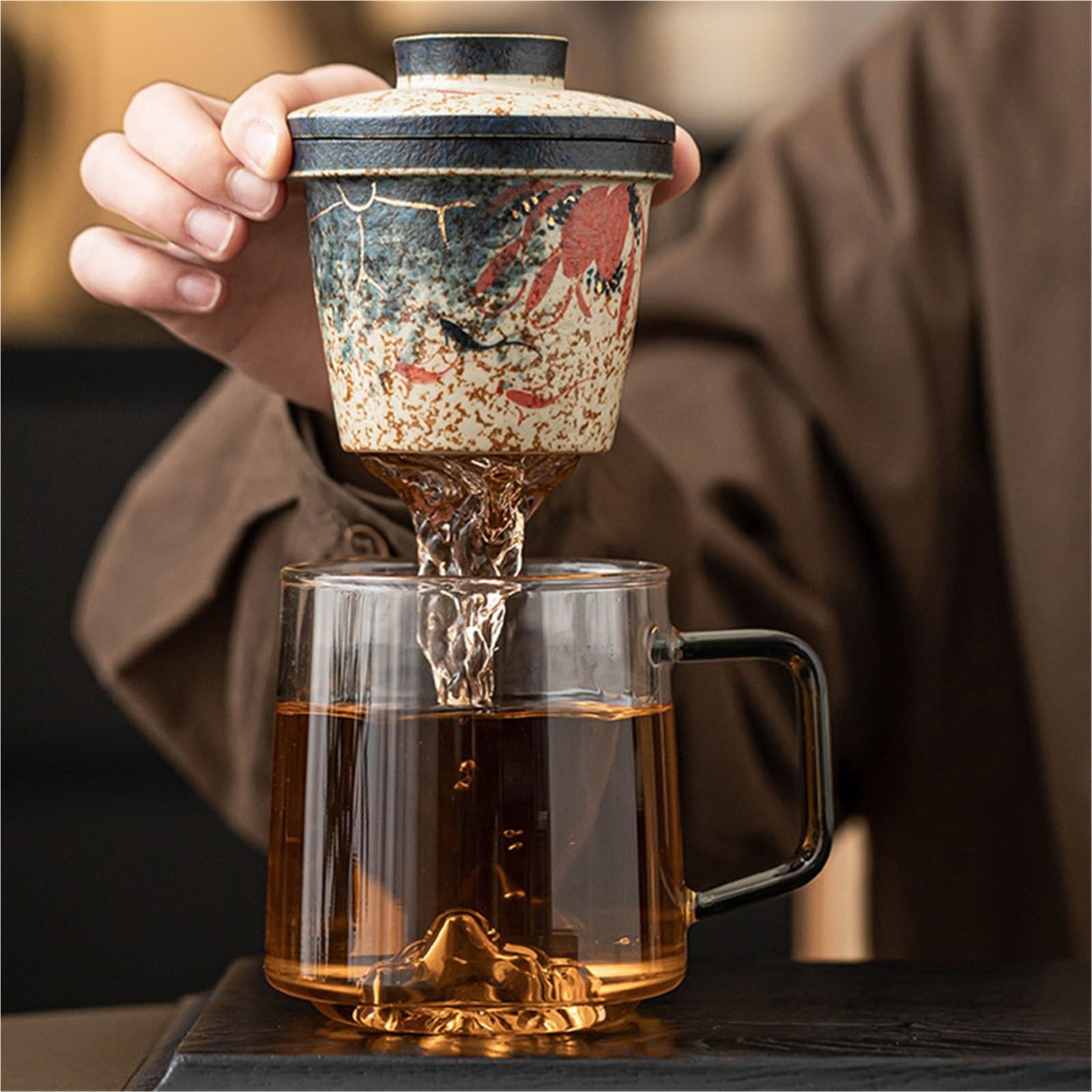 Tasse à thé en céramique avec filtre infuseur amovible et couvercle assorti, avec poignée incurvée confortable, coffret cadeau complet for thé en vrac et café quotidien