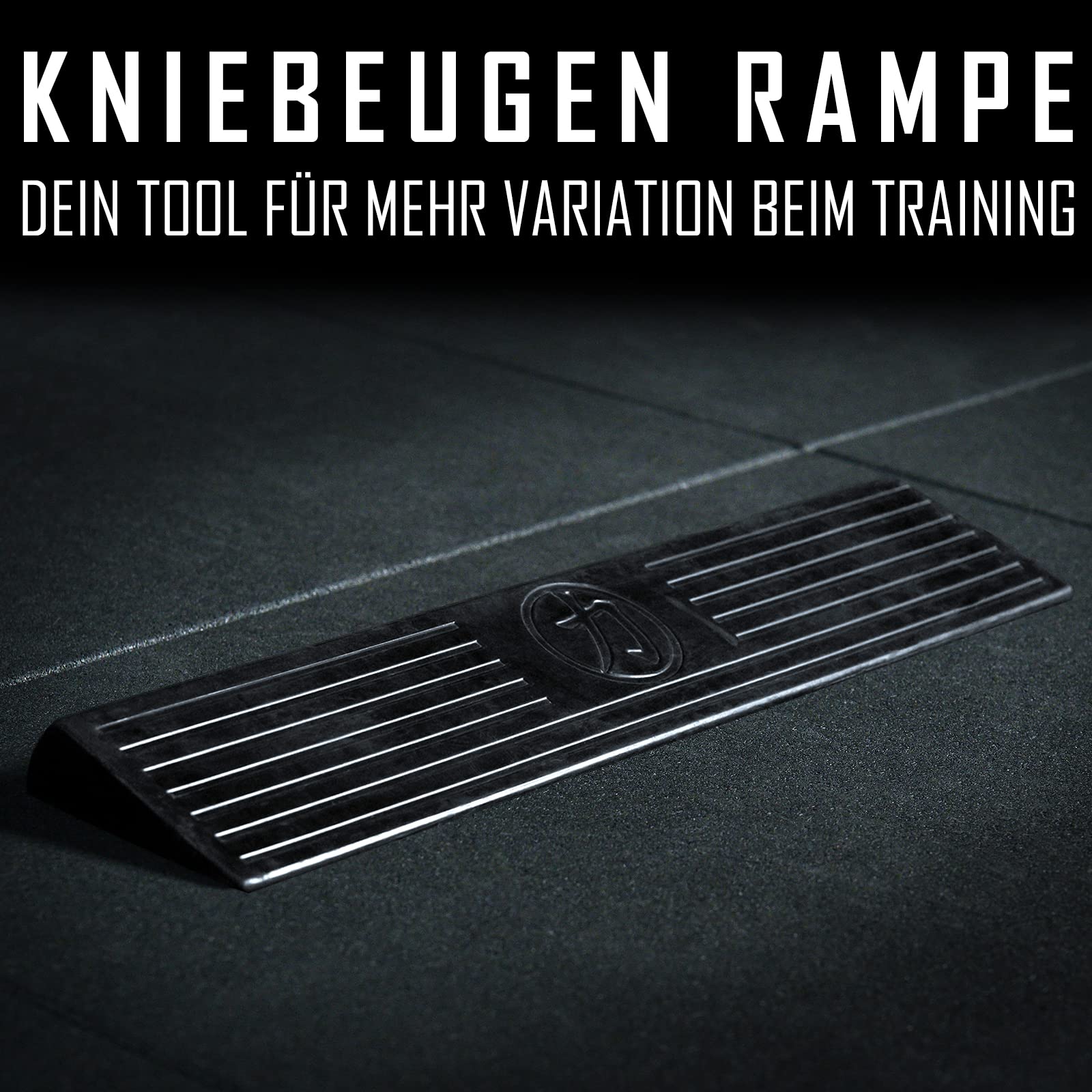 Strength Shop Kniebeugenblock mit Fußstellungshilfe, Vollgummi (4kg), hochbelastbare & rutschfeste Squat Wedge steigert die Mobilität & Flexibilität, ideal als Kniebeugen Keil, Wadendehner & Co.