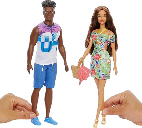 Miniatura 2 de Barbie & Ken Fashions - Juego de ropa y accesorios, 1 vestido tropical y bolso para muñeca Barbie y 1 camisa tropical y pantalones cortos con