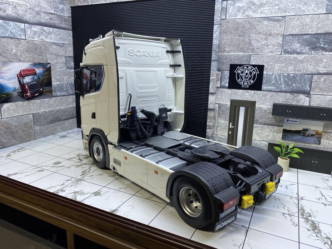 1/18 スカニア　トレーラーヘッド Amazon.co.jp: 1／18 スカニア トレーラーヘッド : おもちゃ