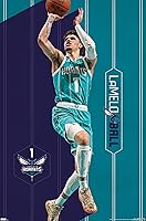 Vista 1 de NBA Charlotte Hornets - Póster de pared LaMelo Ball 23, 34 pulgadas de largo x 22.4 pulgadas de ancho, versión sin marco