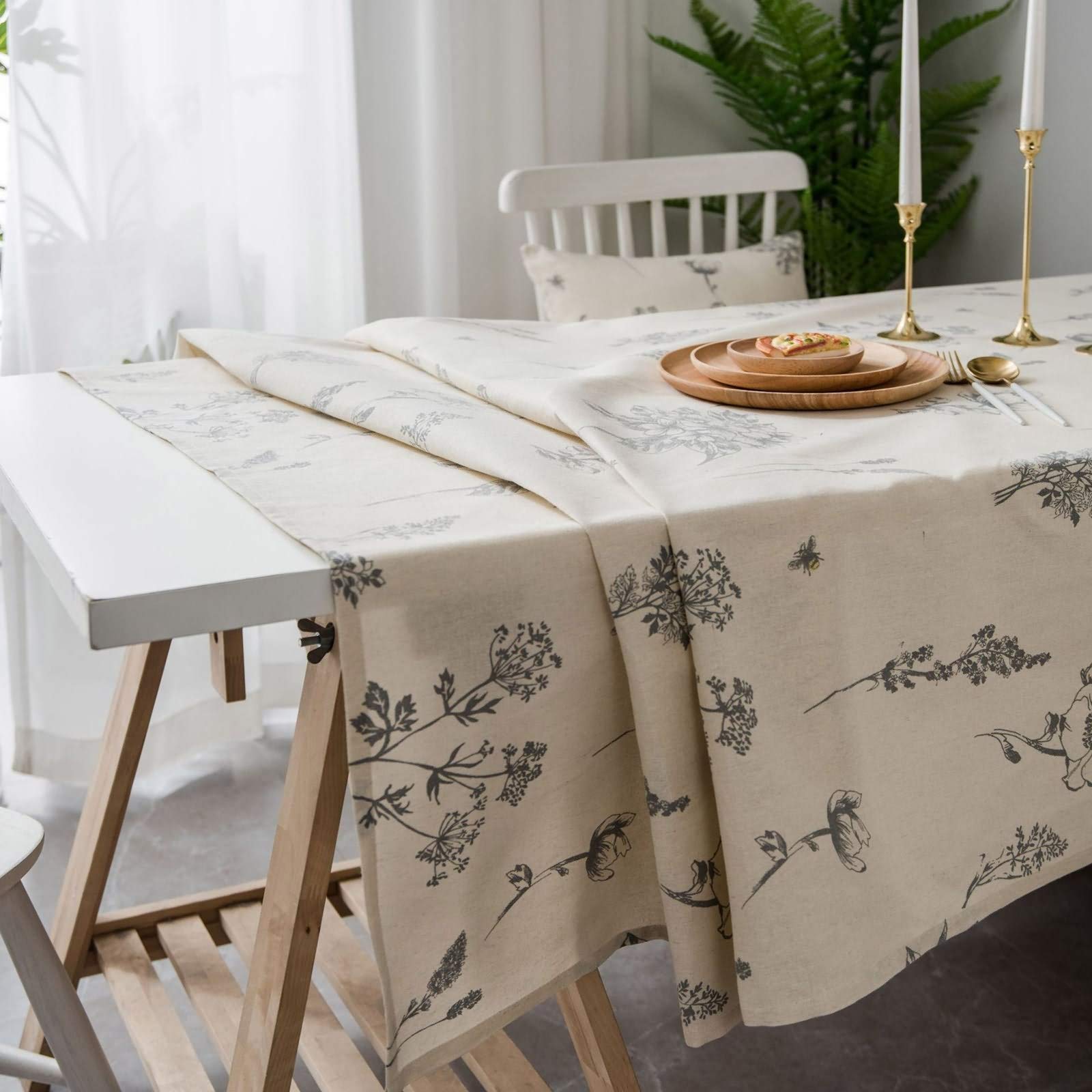 Nappe picnic et toile de fond décorative moderne beige à fleurs