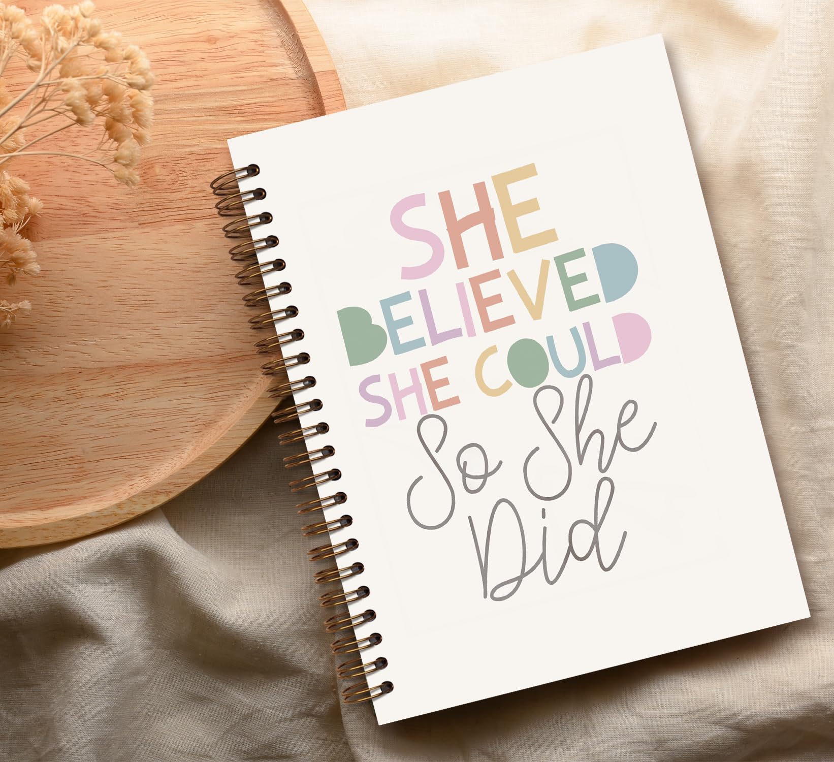 Pozytywny dziennik spiralny Boho Rainbow She Believed She Could So She Did, twarda okładka w linie do pracy, szkoły, nauczycieli, inspirujące prezenty dla kobiet i nastolatek
