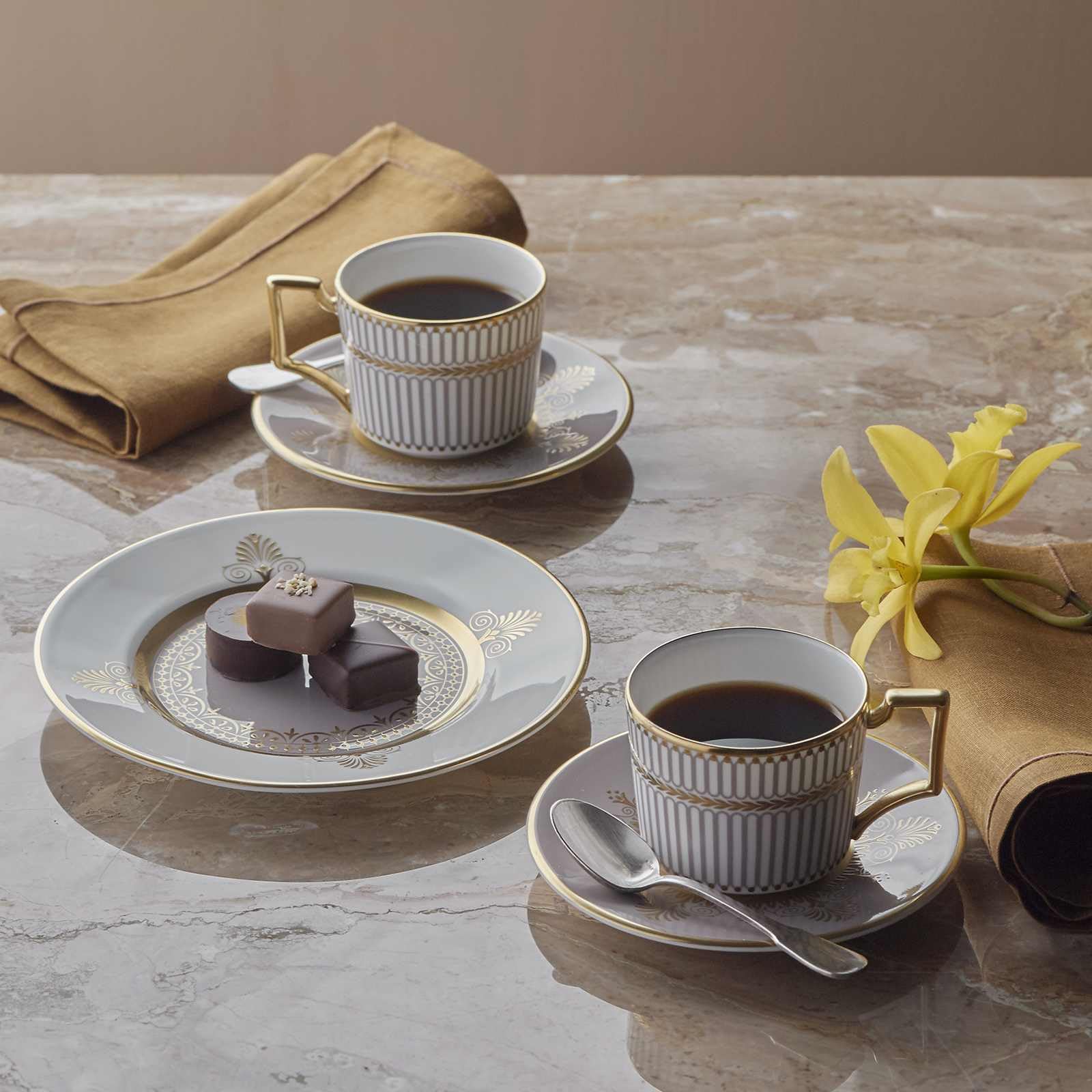 Amazon｜【正規輸入品】 ウェッジウッド アンセミオン グレイ プレート