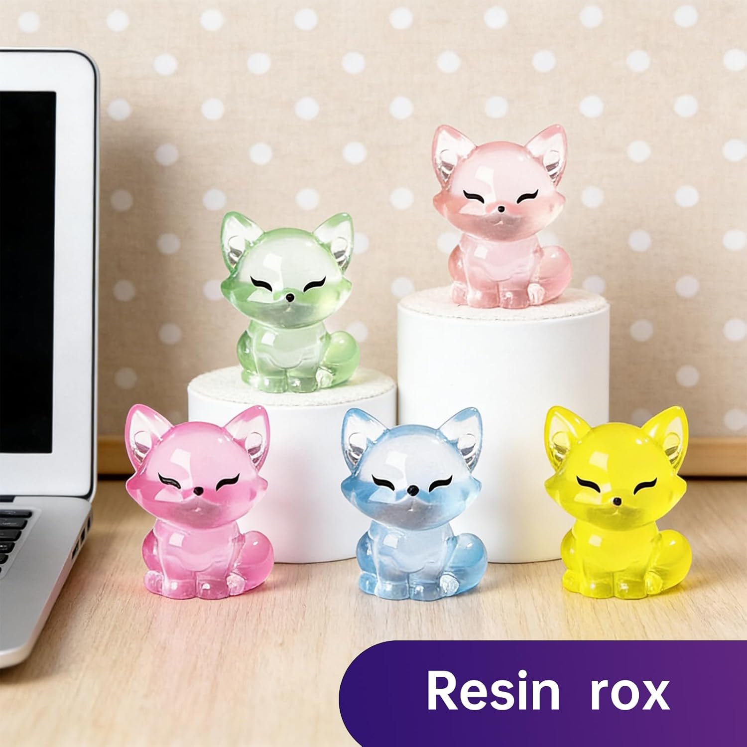 100pcs Luminous Mini Fox Figurines Glow in the Dark Tiny Resin Animals for DIY Crafts Micro Landscape Decor Home and Office Desktop Decorations